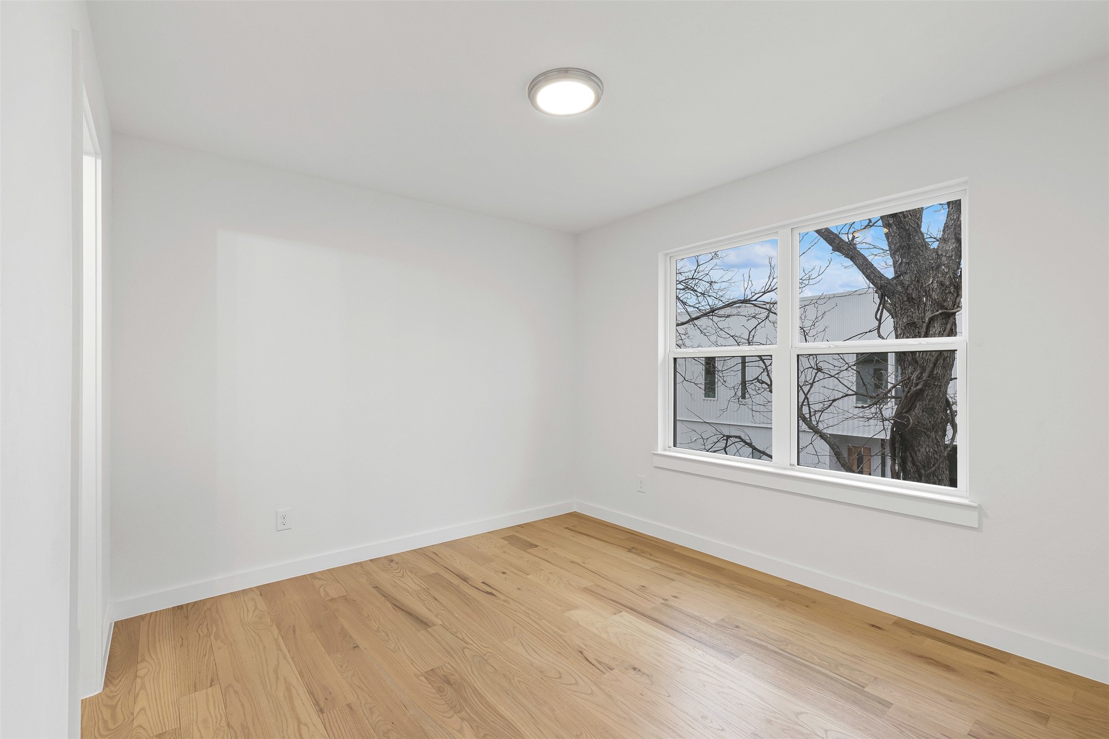911 Bayonne Street