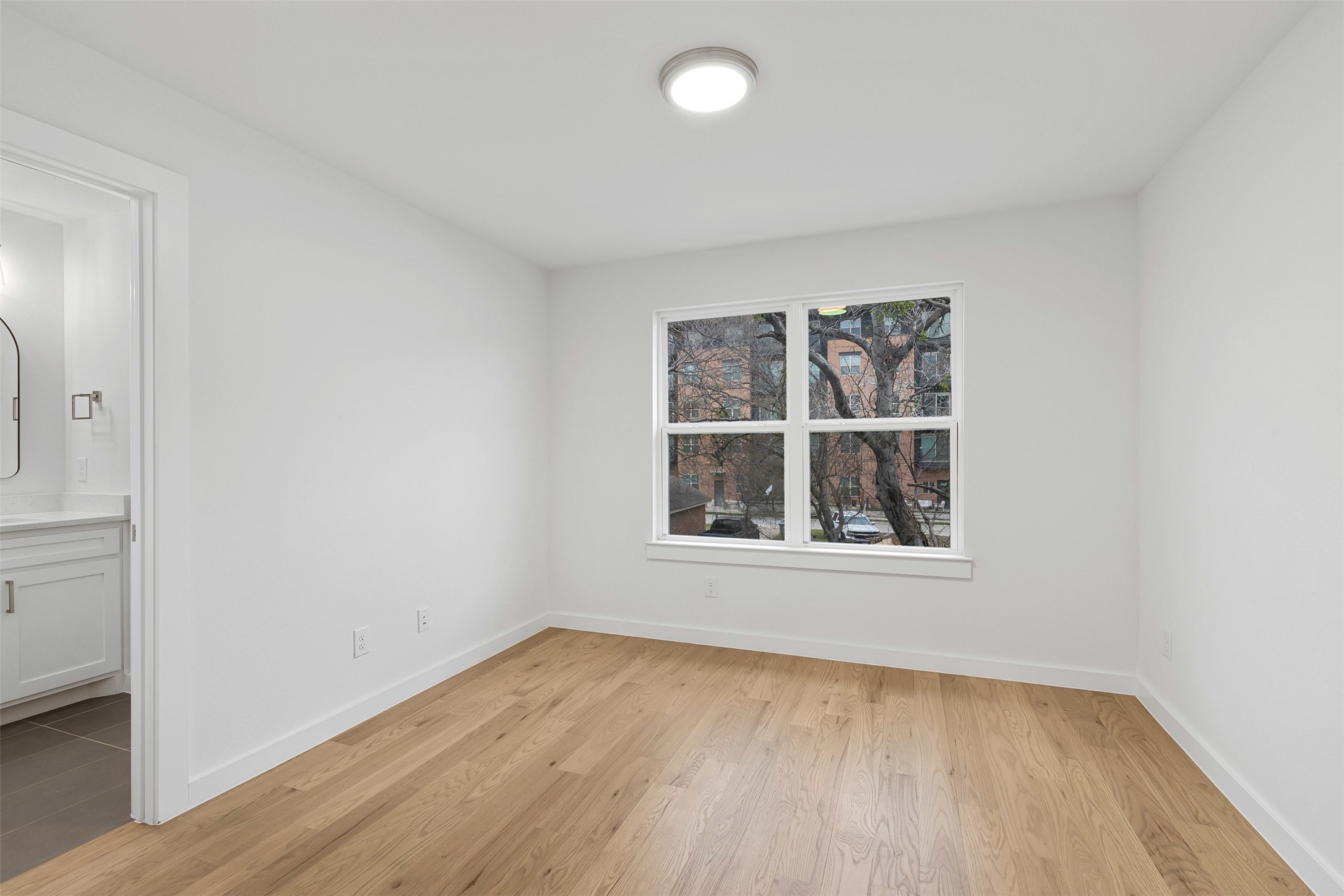 911 Bayonne Street