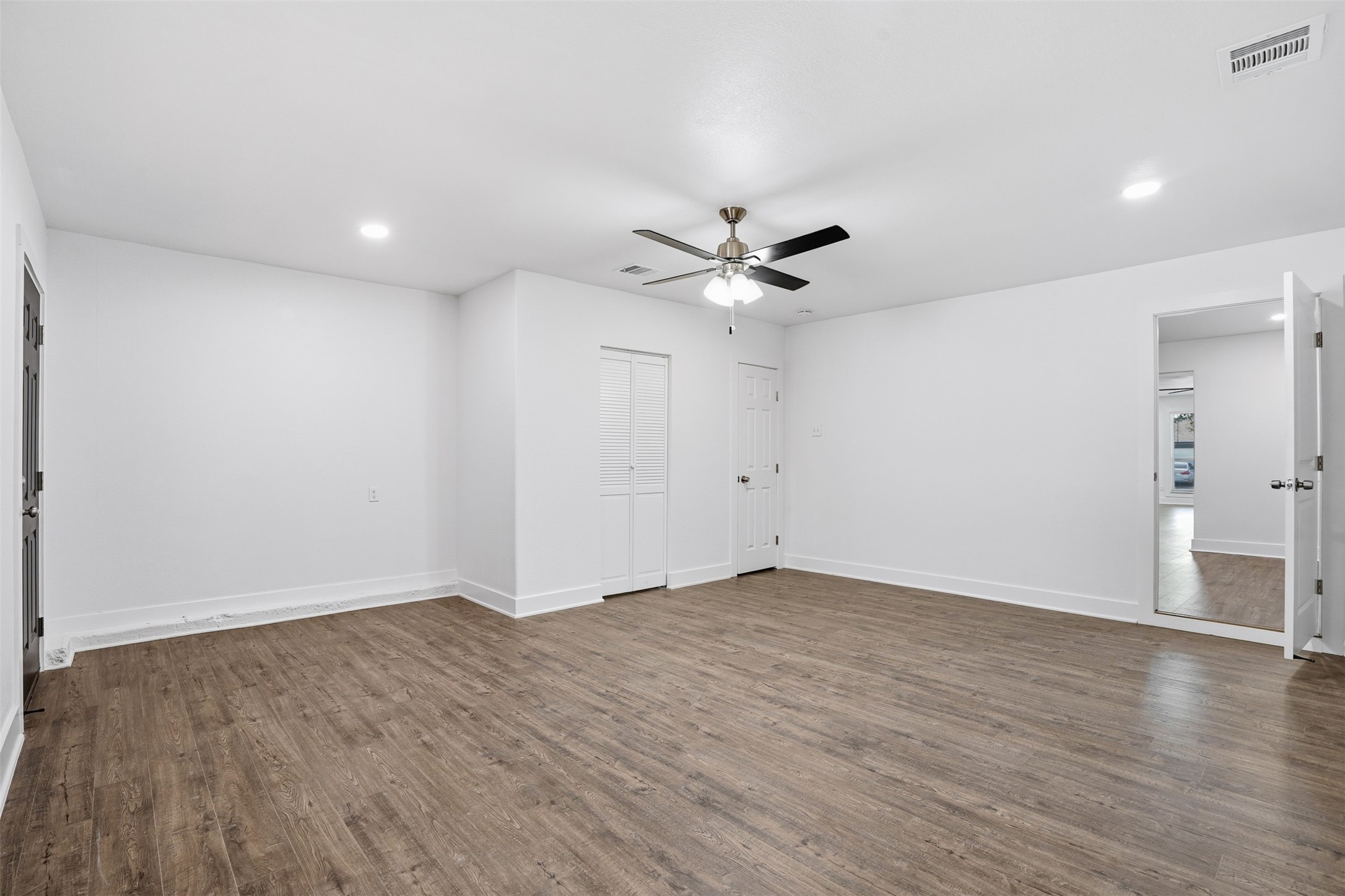 8949 Shorelark Drive