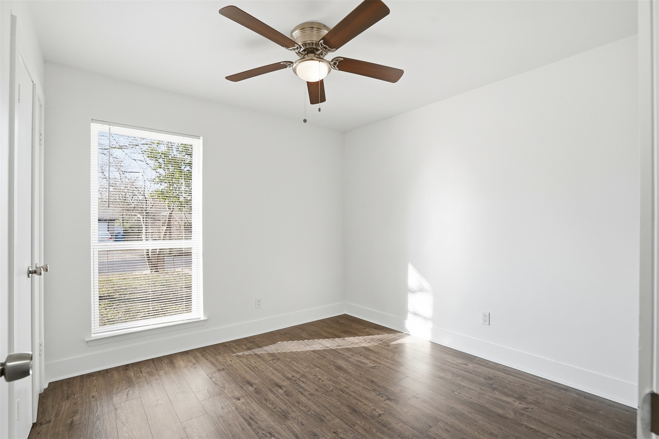 8949 Shorelark Drive