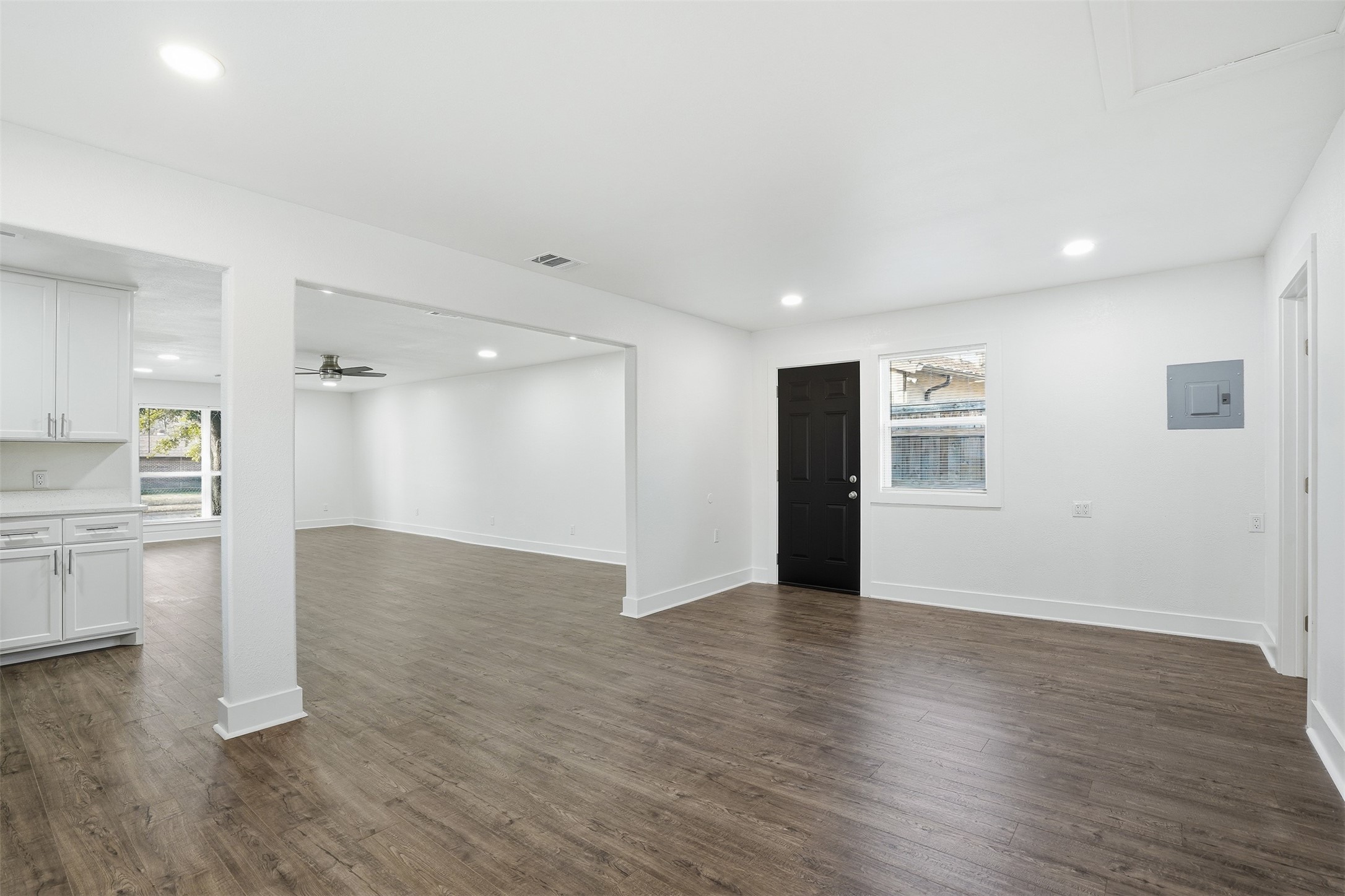 8949 Shorelark Drive