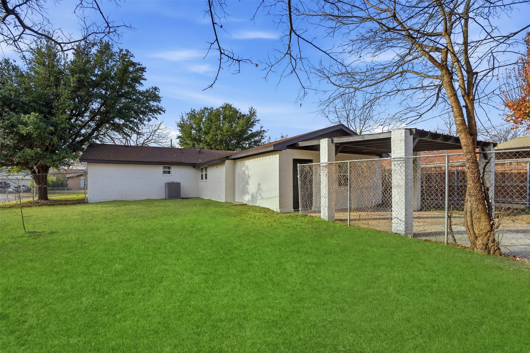 8949 Shorelark Drive