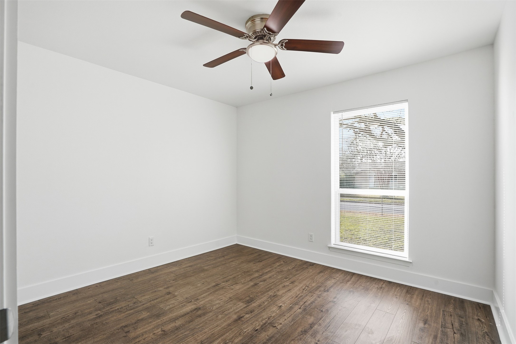 8949 Shorelark Drive