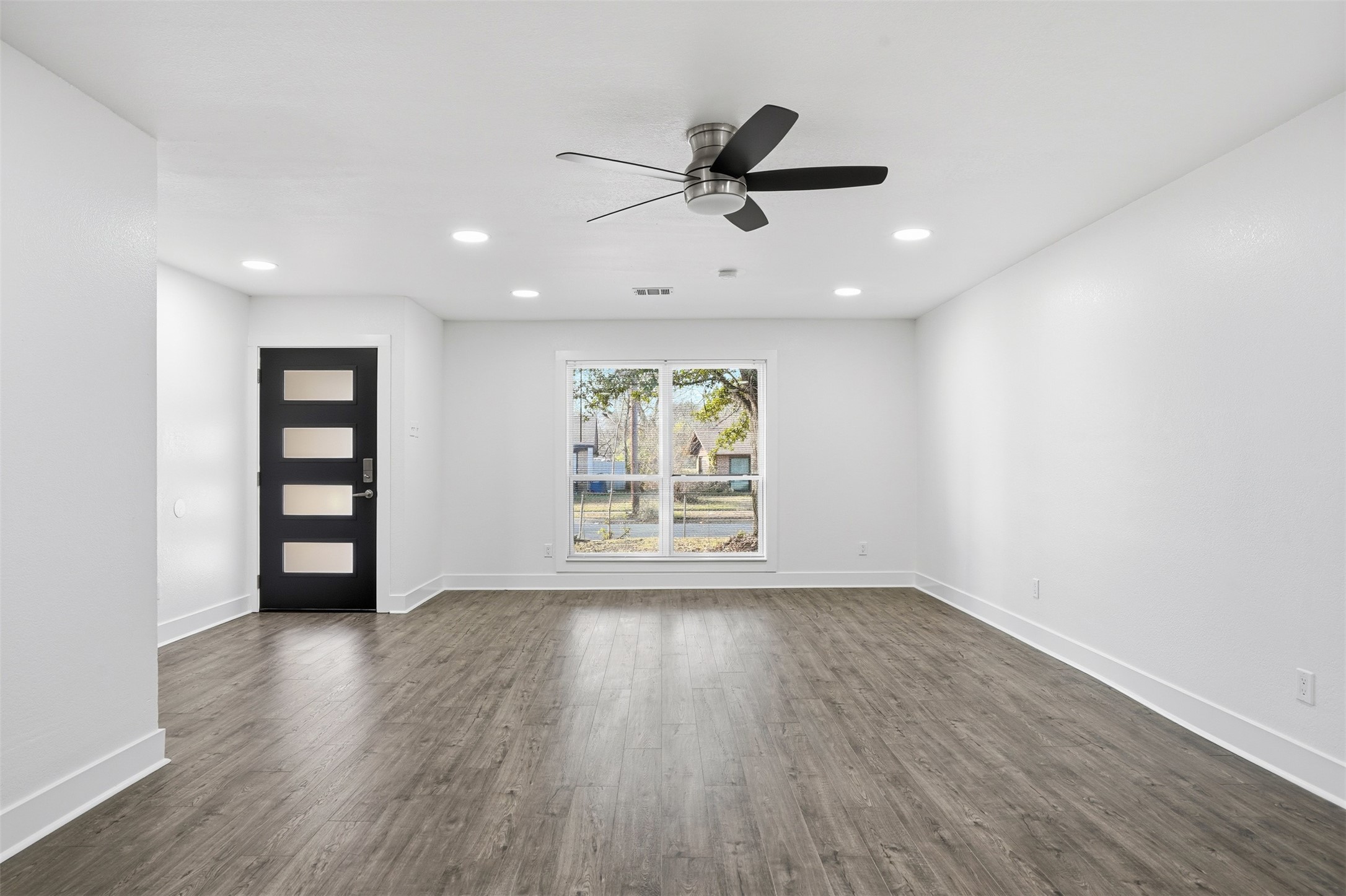 8949 Shorelark Drive