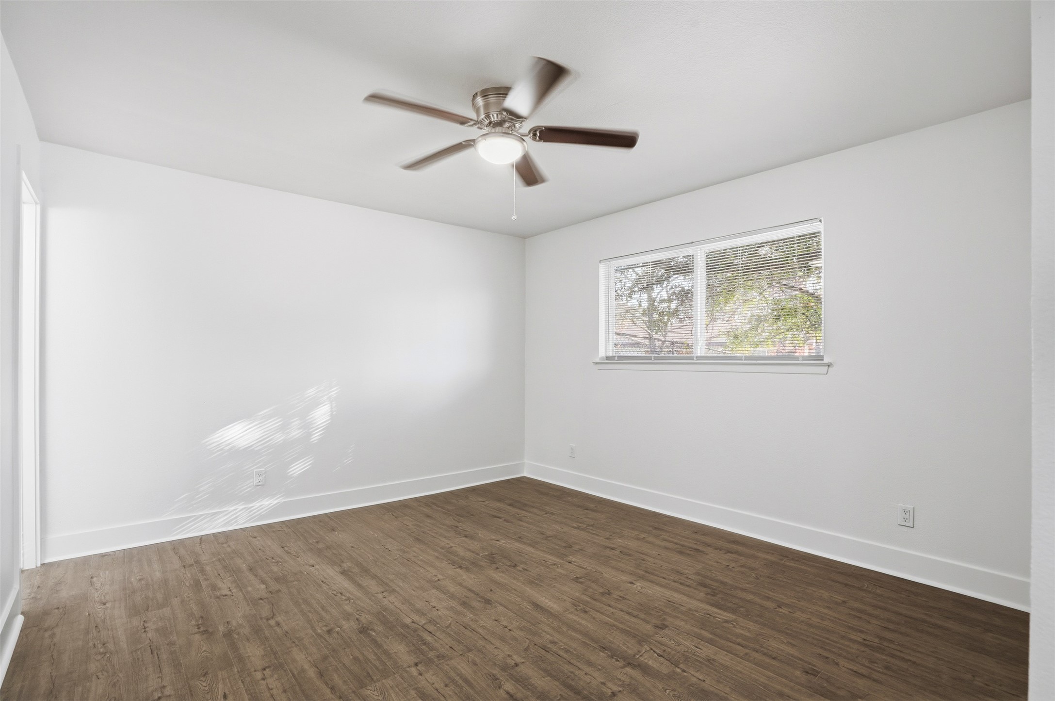 8949 Shorelark Drive