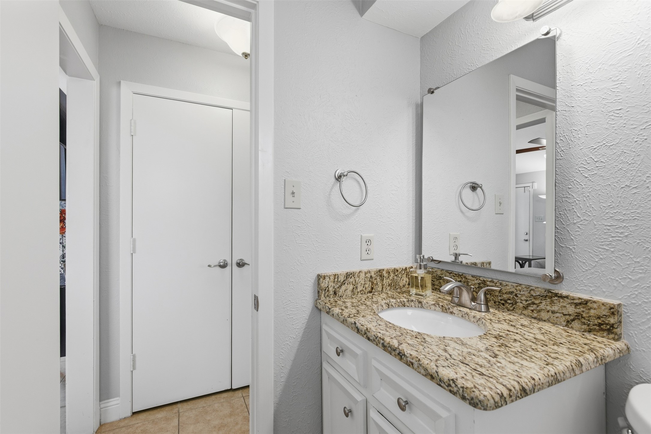 10118 Apple Creek Drive