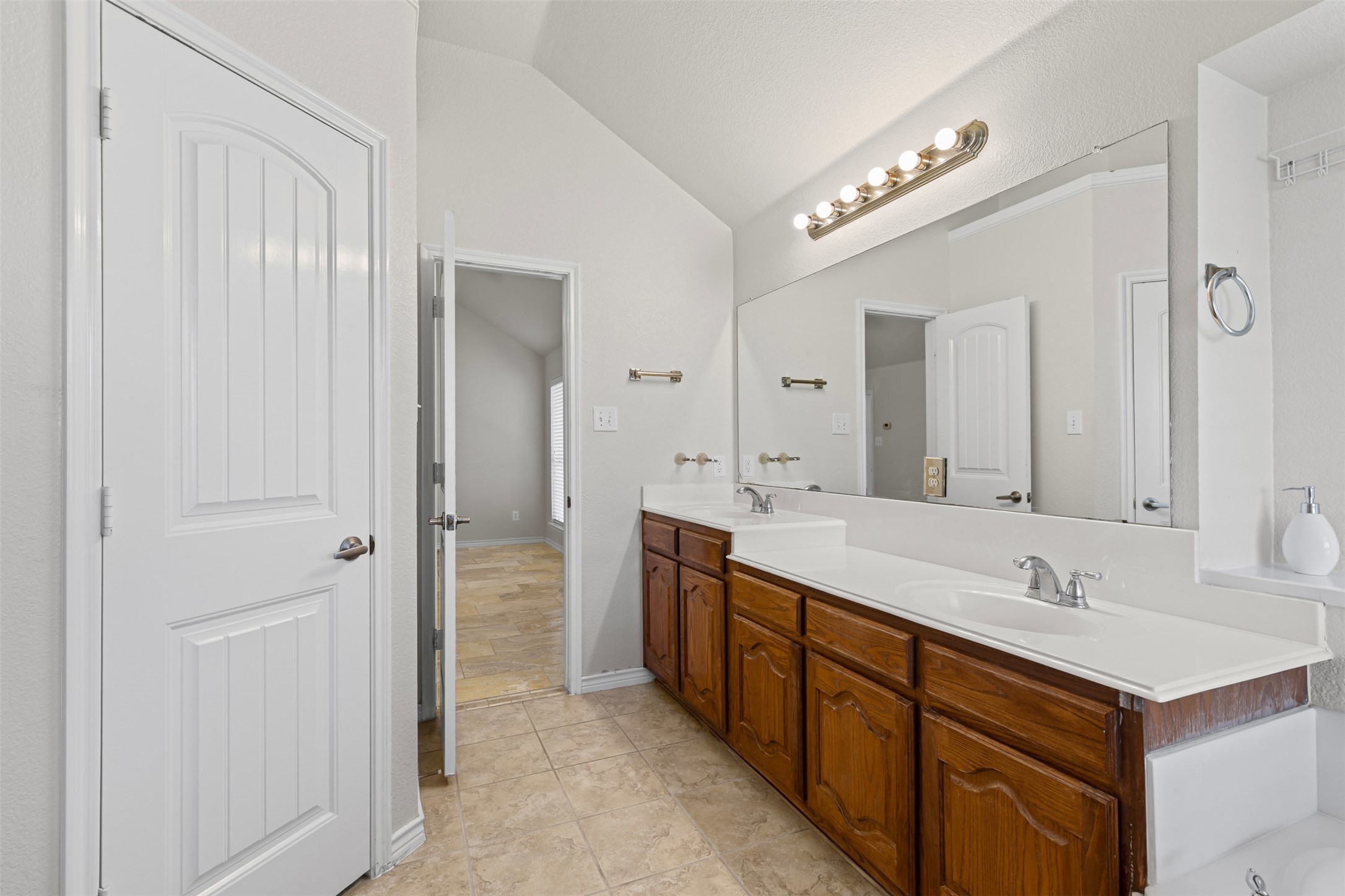 3509 Manor Drive