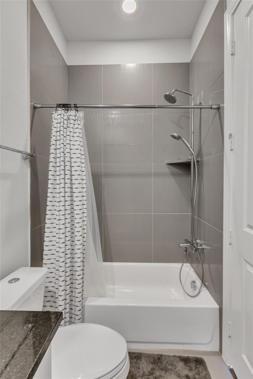 7333 Valley View Lane 501