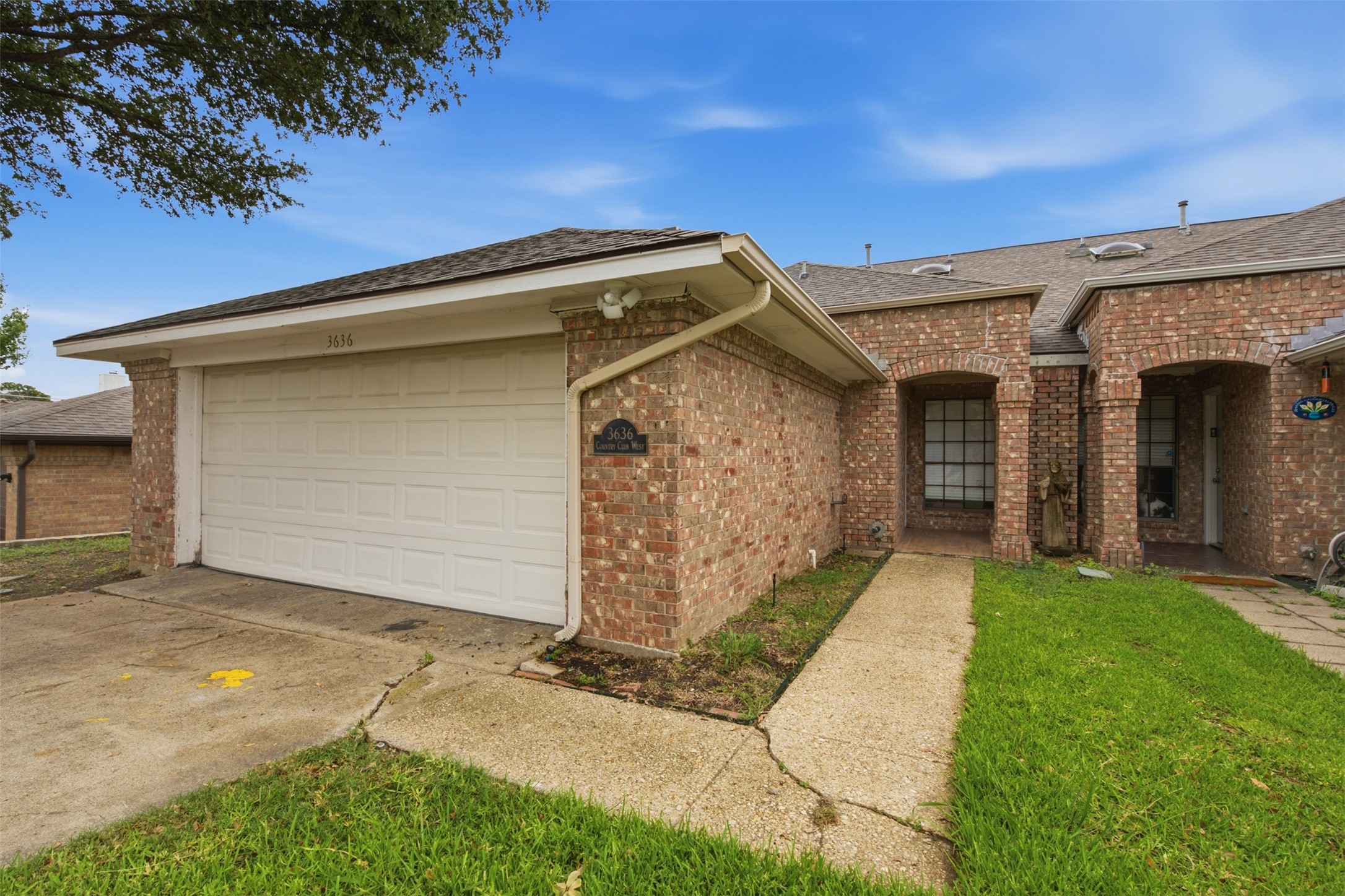 3636 Country Club Drive W
