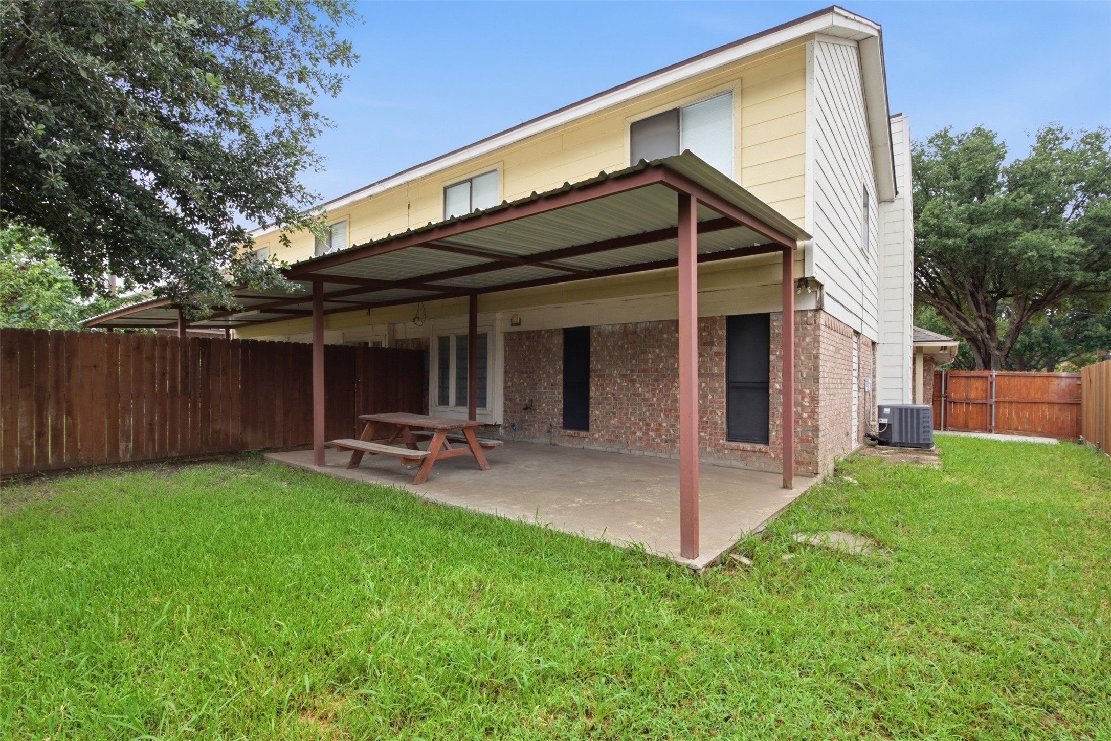 3636 Country Club Drive W