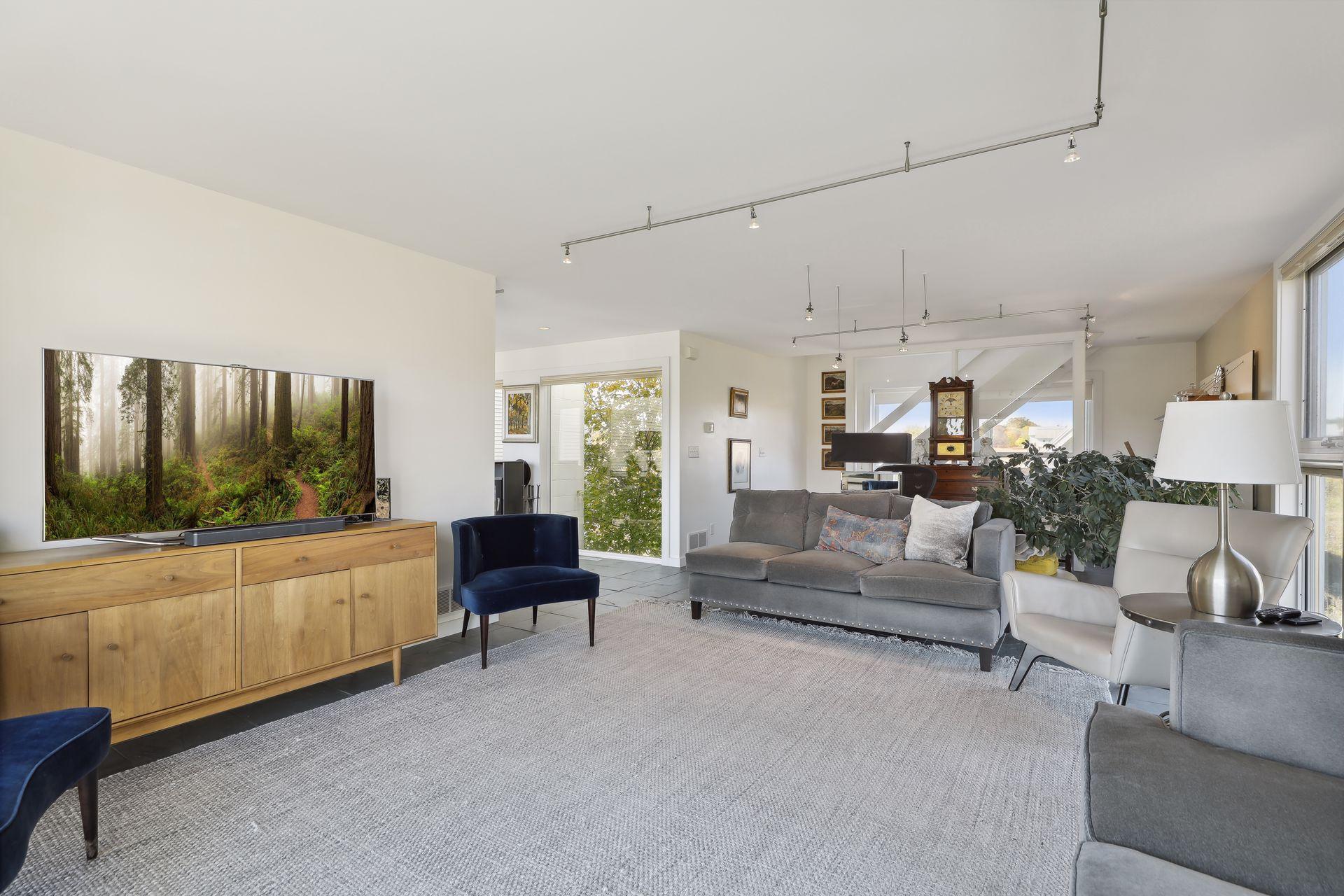 2221 Jackson Circle