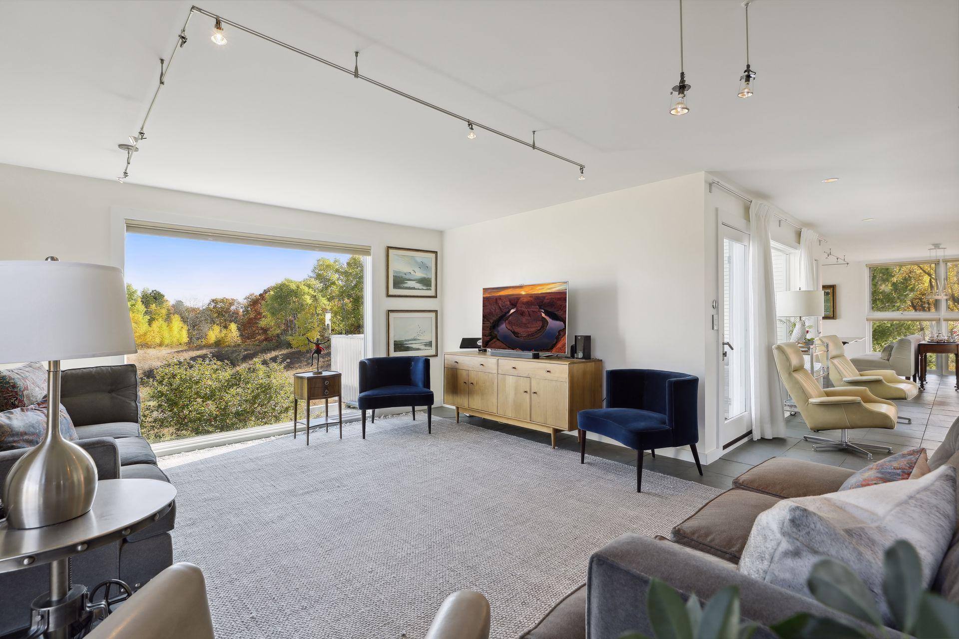 2221 Jackson Circle