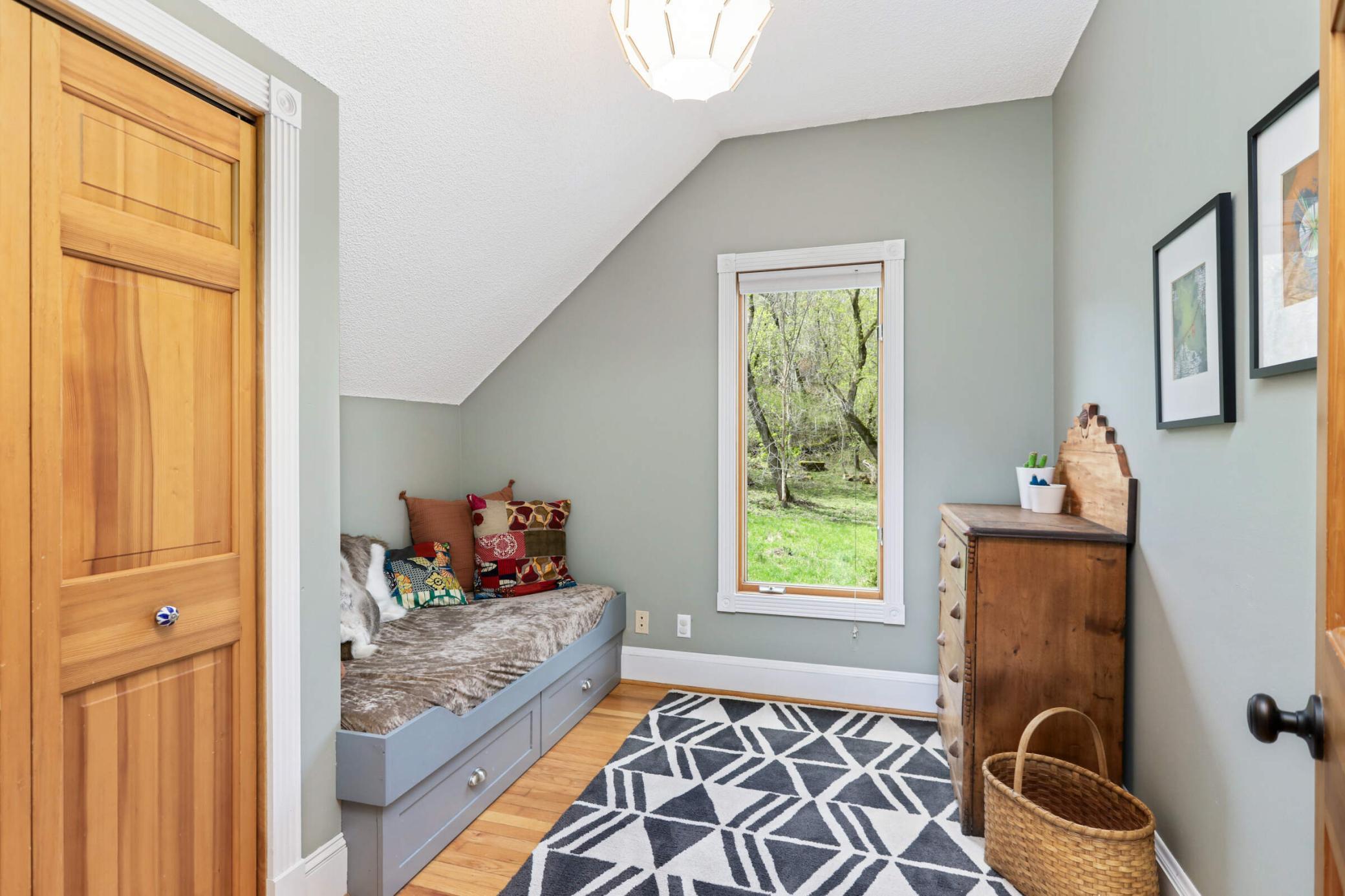 300 Nason Hill Road N