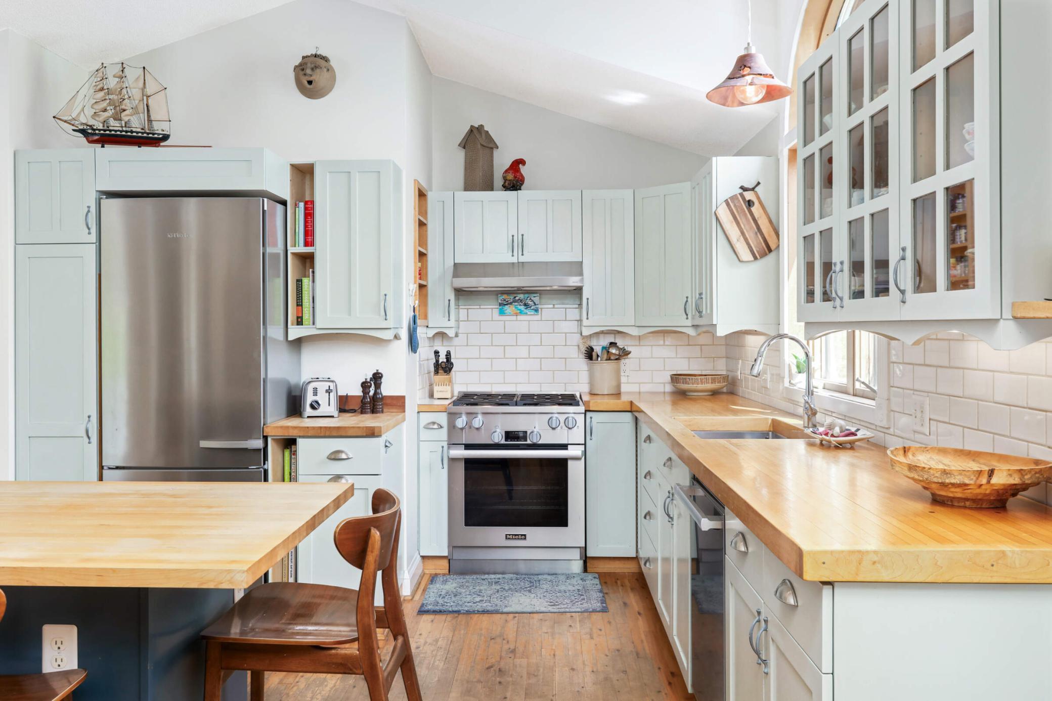 300 Nason Hill Road N