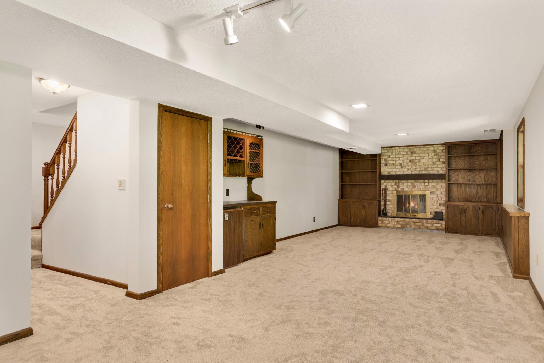 2405 Erin Court
