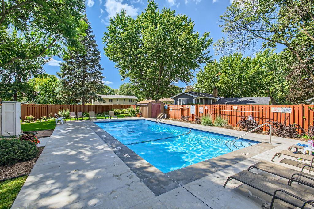 2405 Erin Court