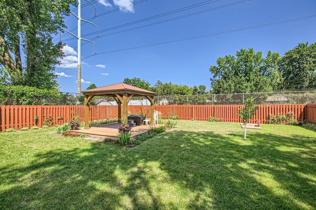 2405 Erin Court