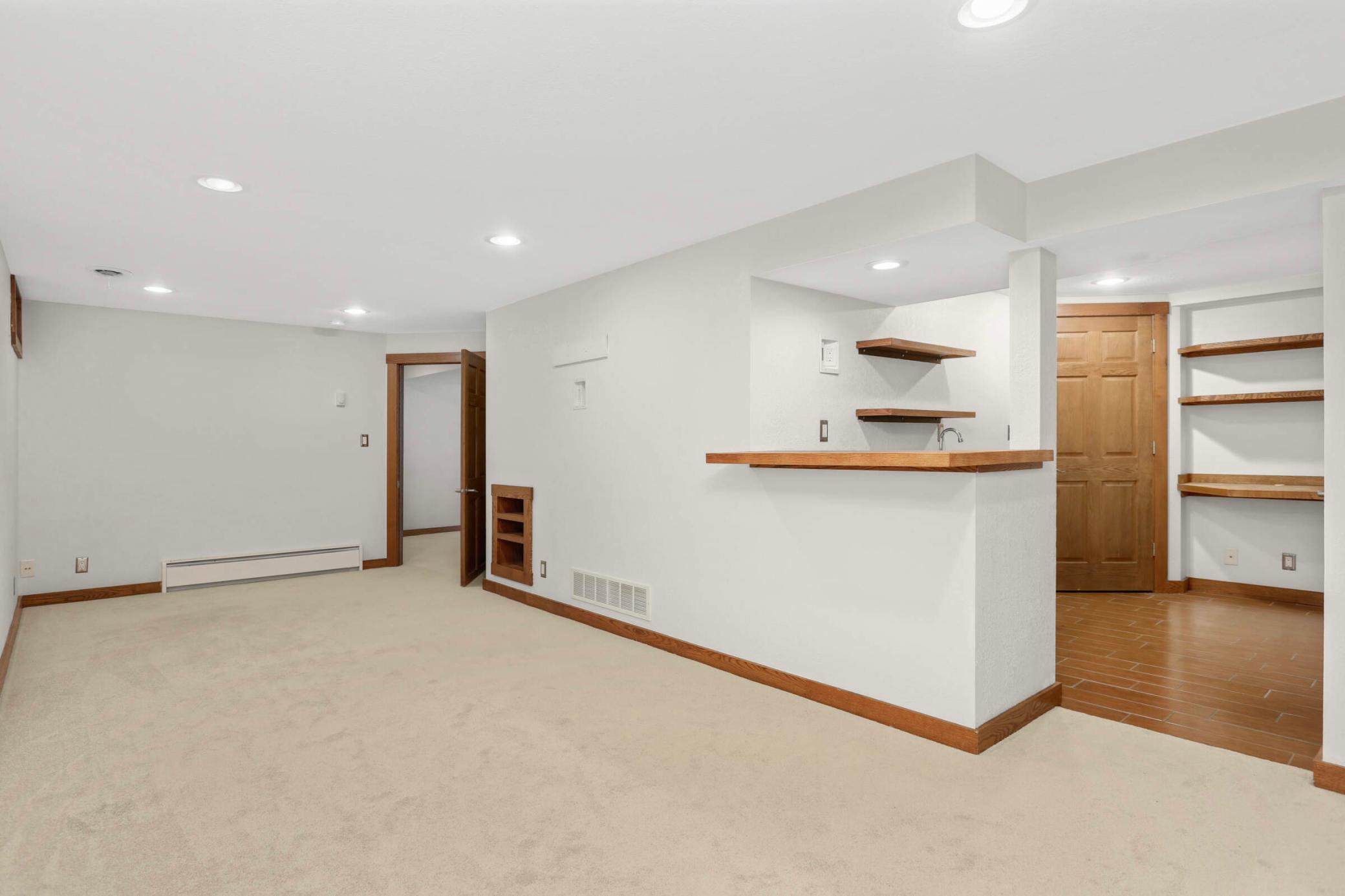 109 William Street N