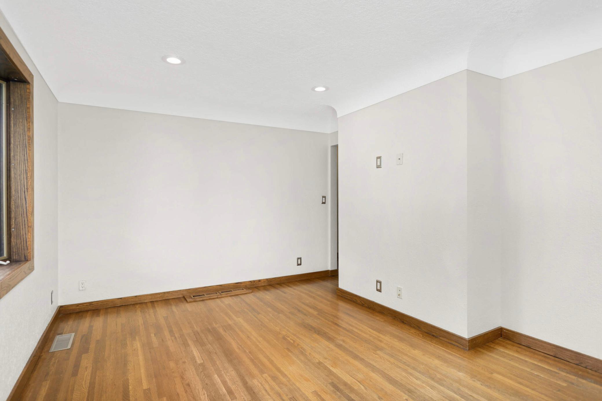 109 William Street N