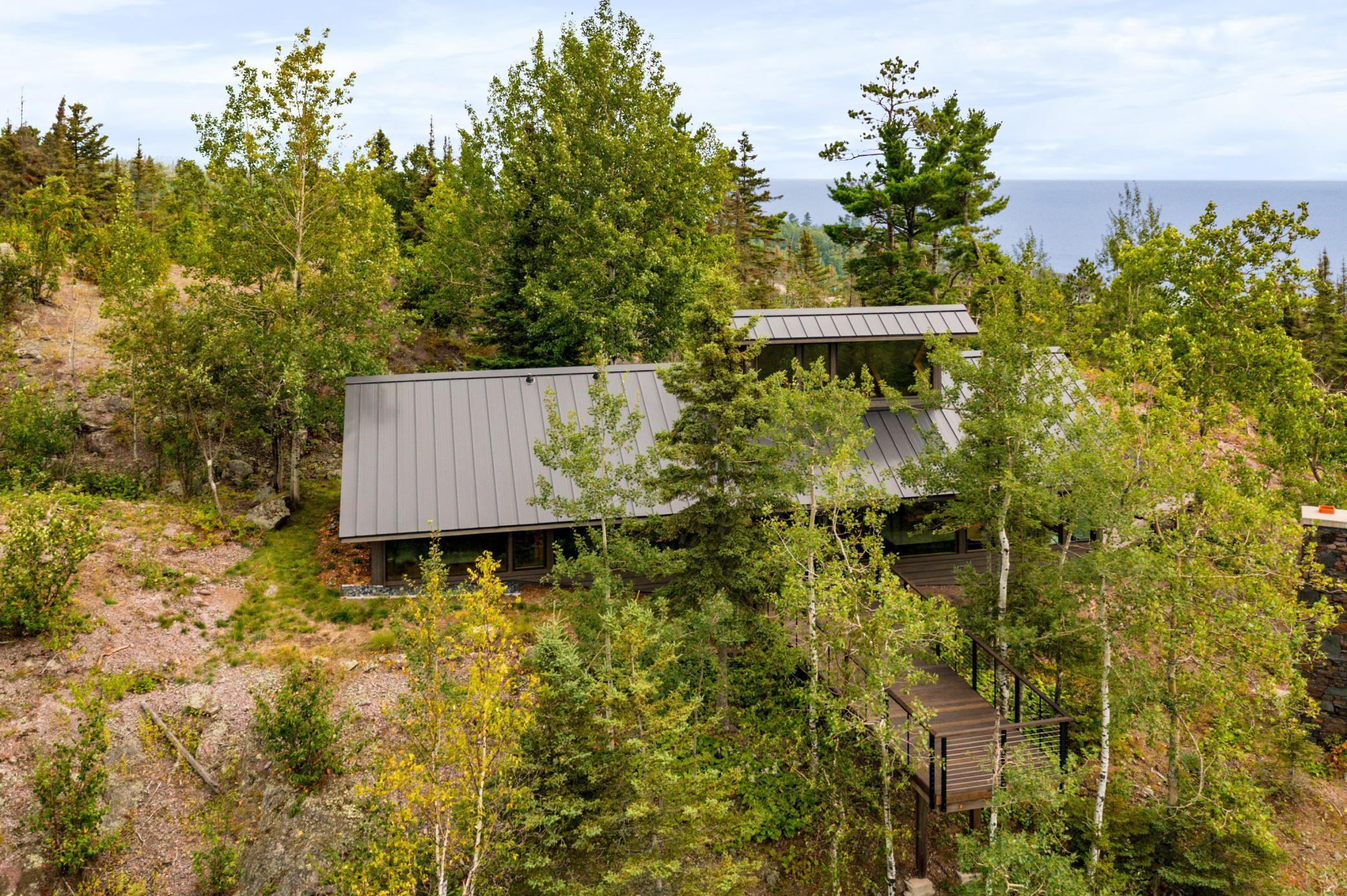 5725 Illgen Pines