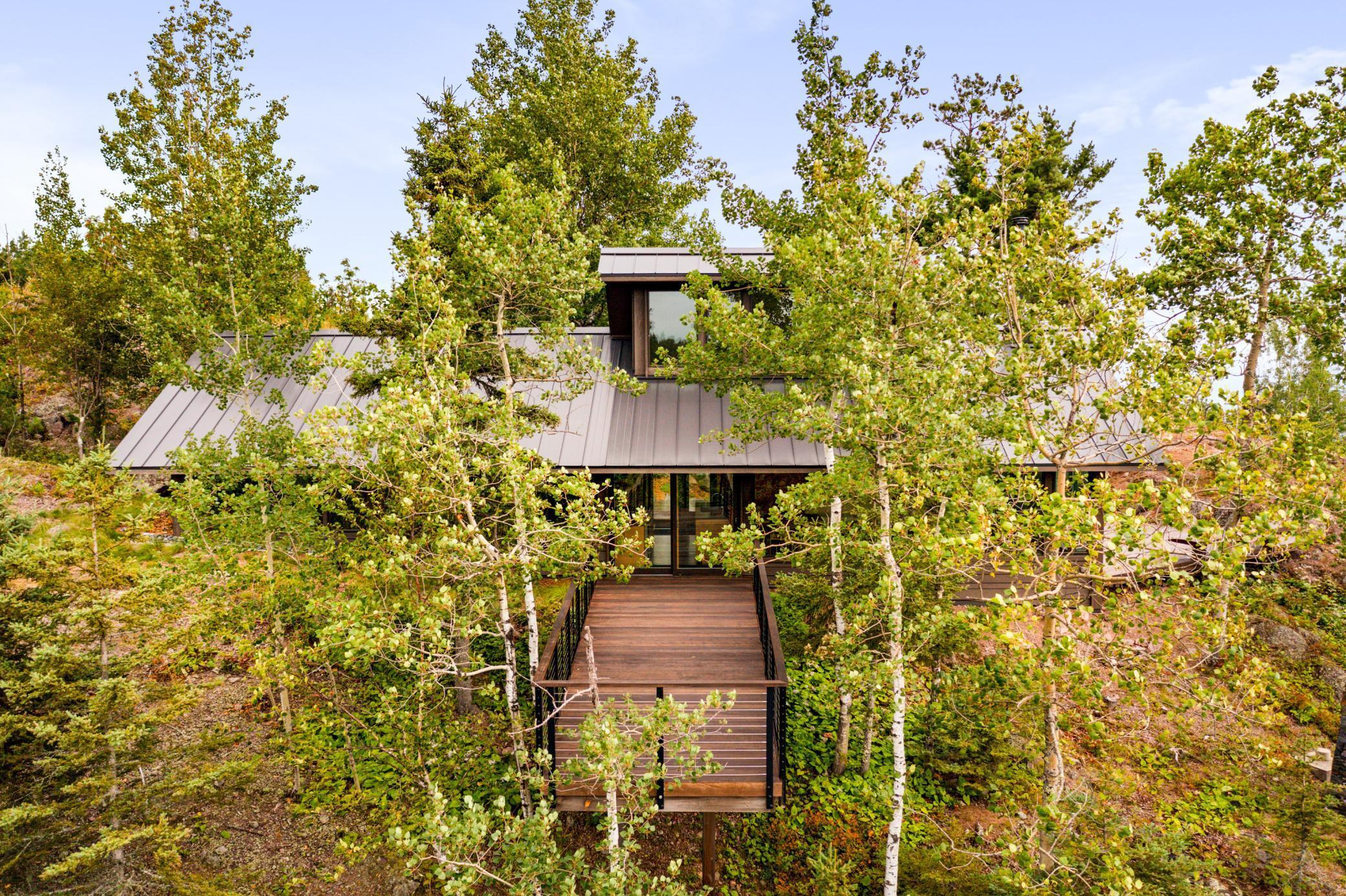 5725 Illgen Pines