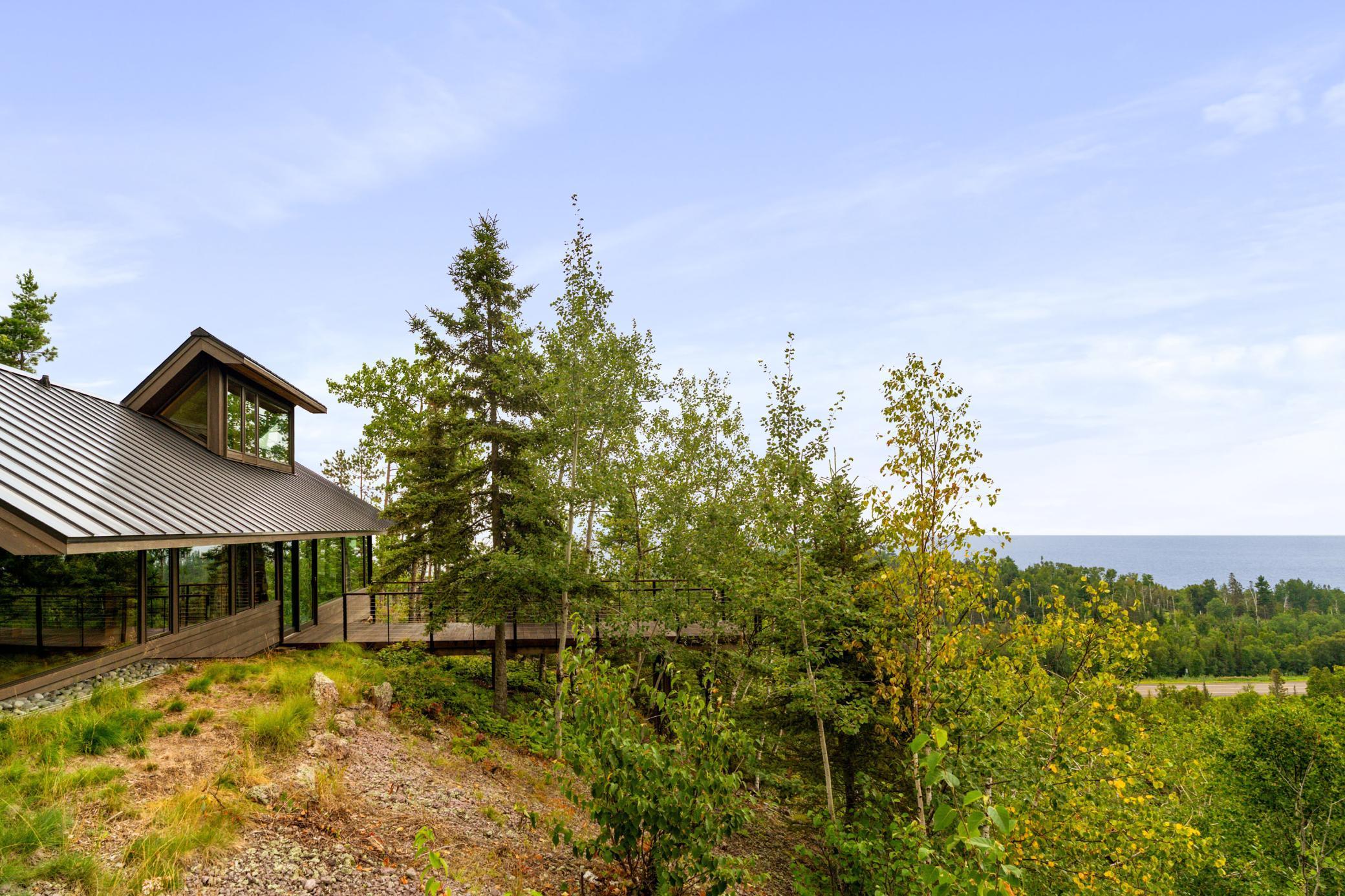5725 Illgen Pines