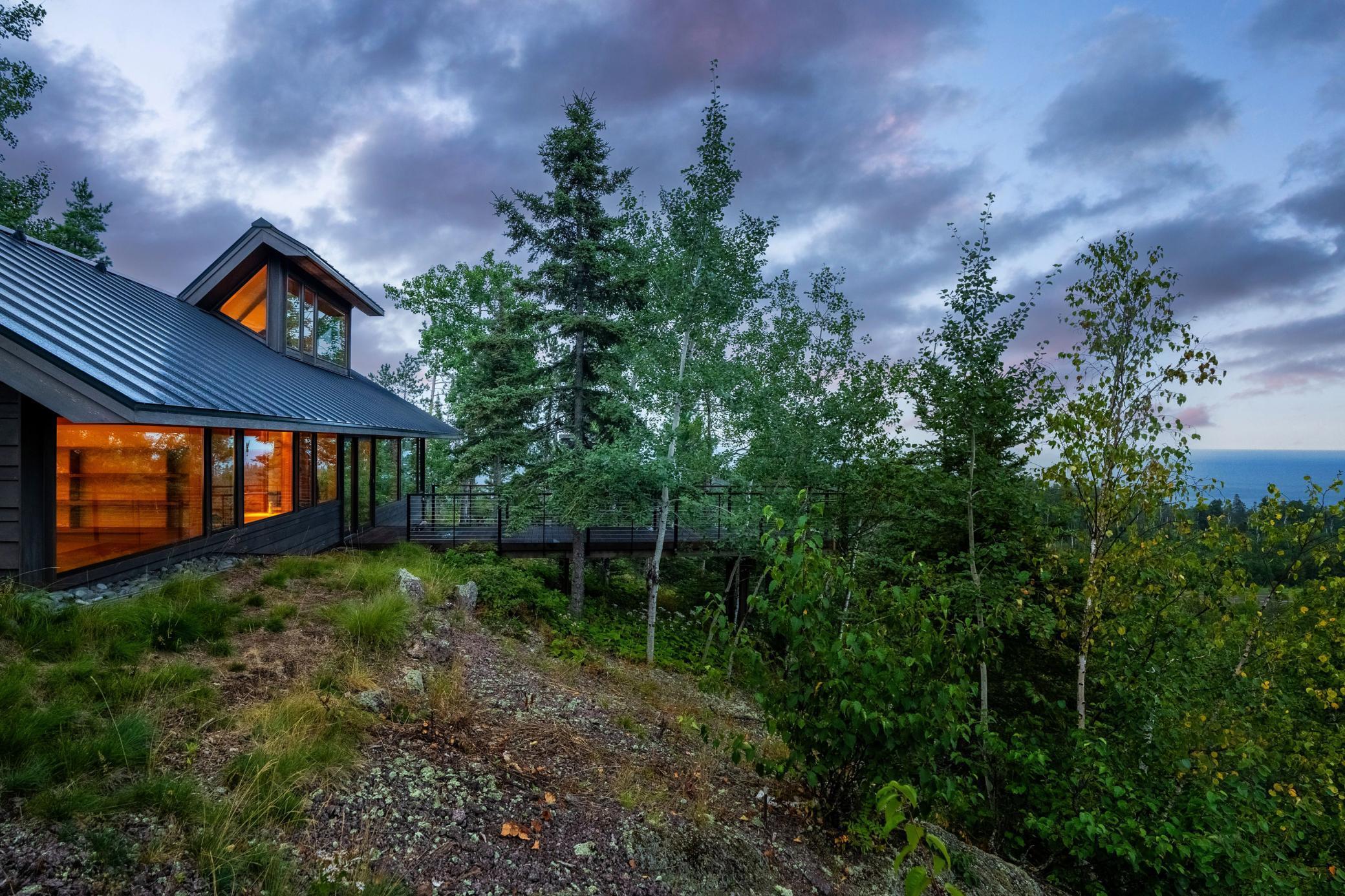 5725 Illgen Pines