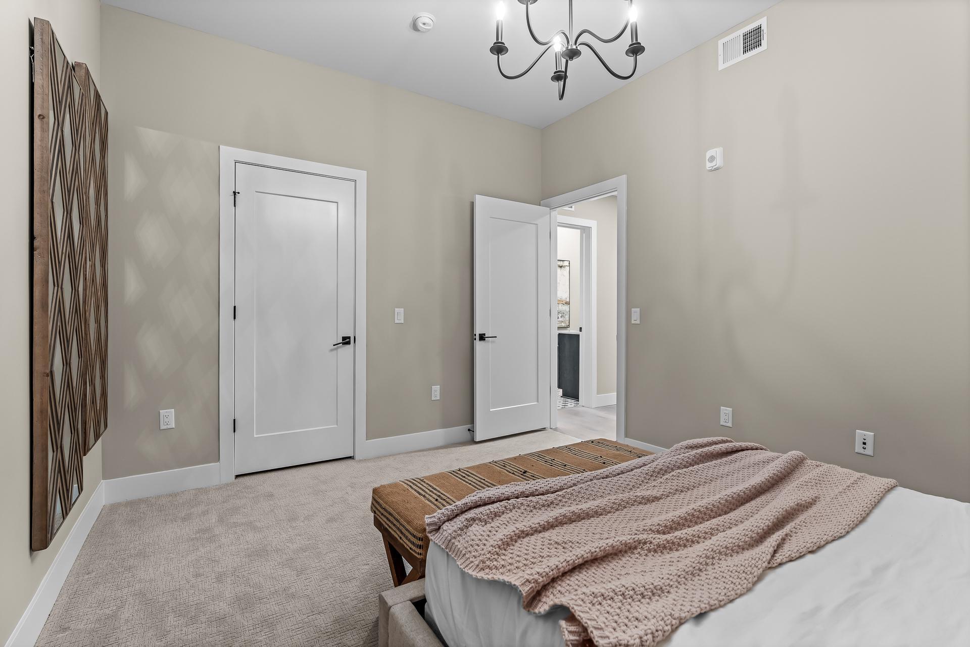 1 Hill Farm Road Unit: 105