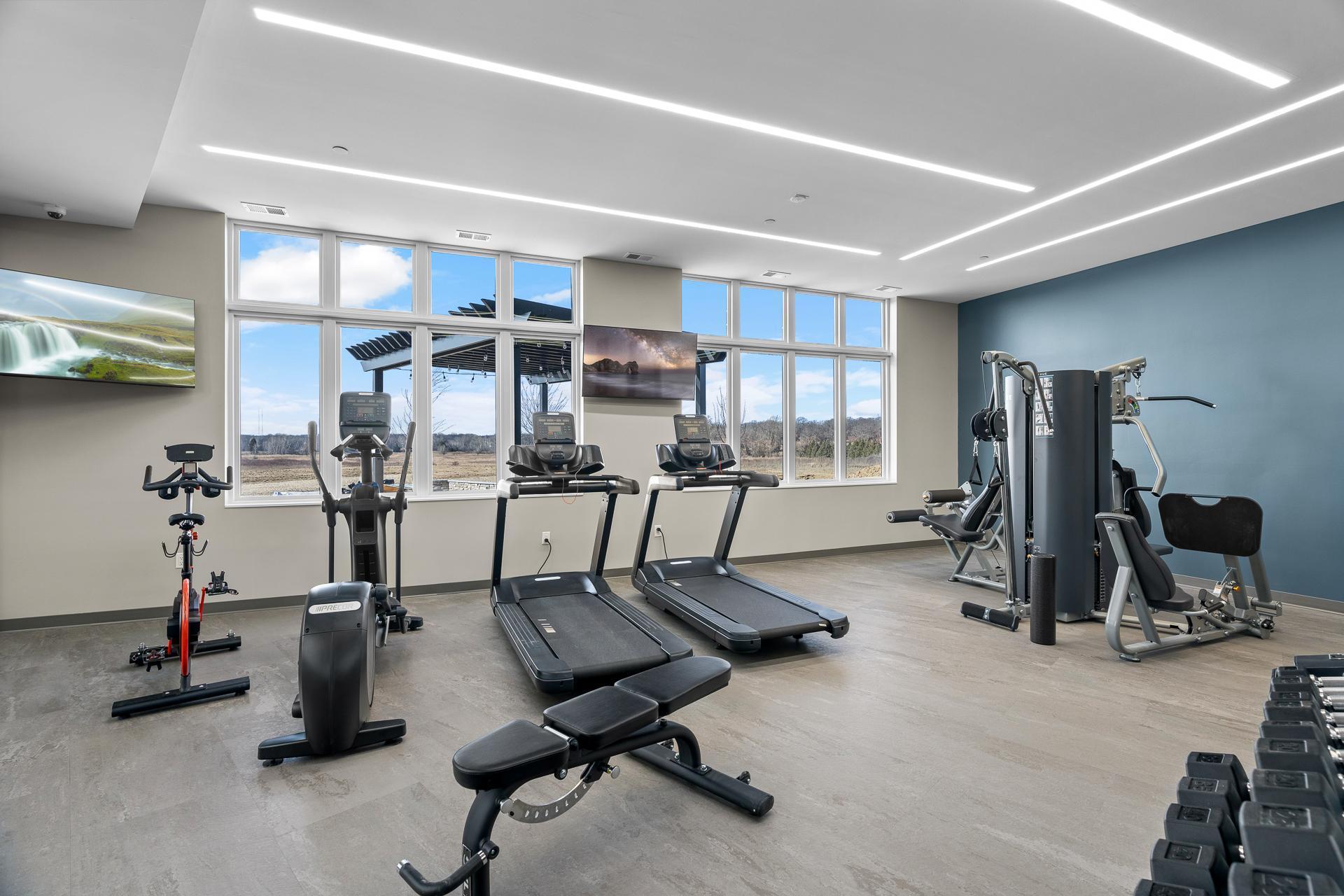 1 Hill Farm Road Unit: 105