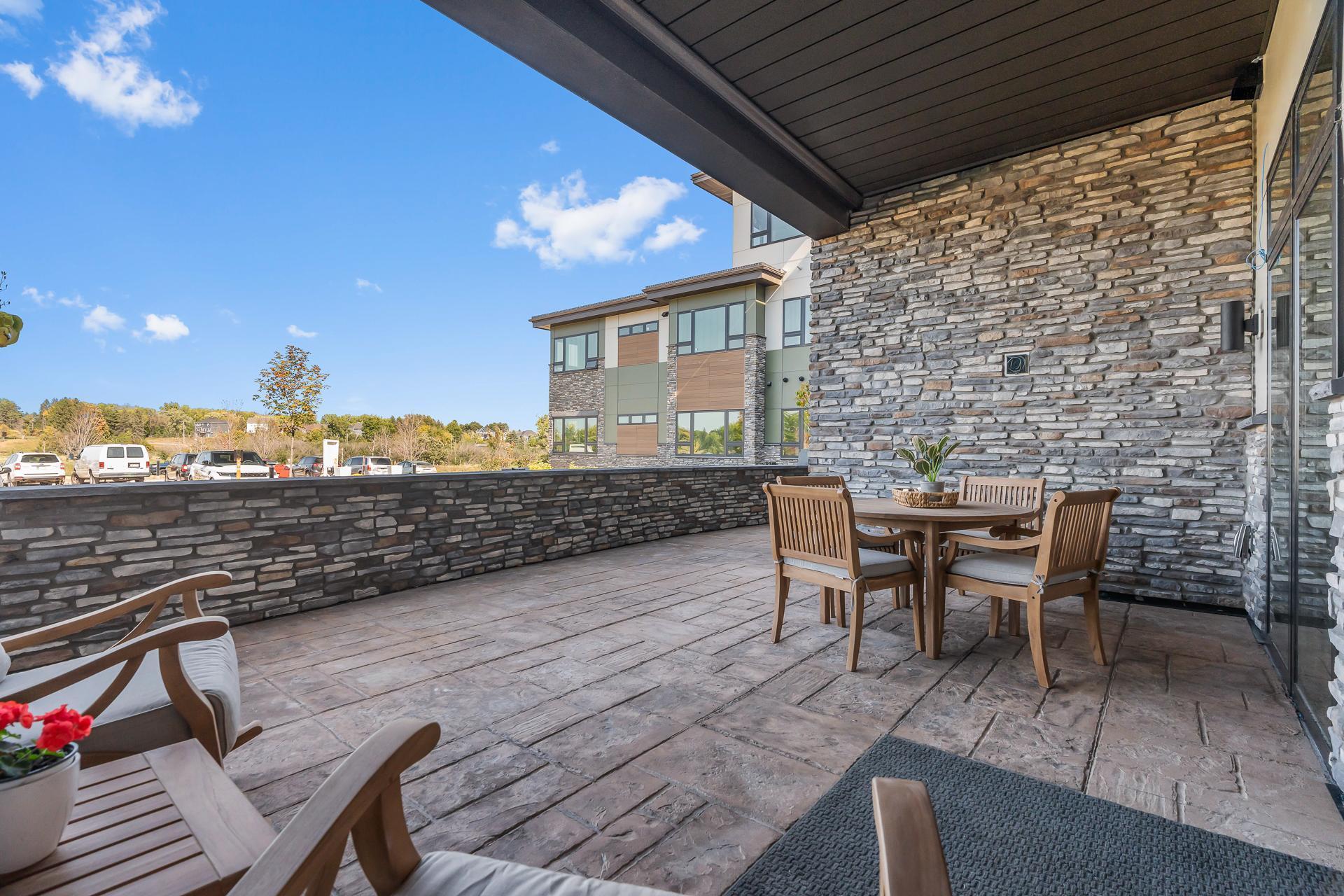 1 Hill Farm Road Unit: 105