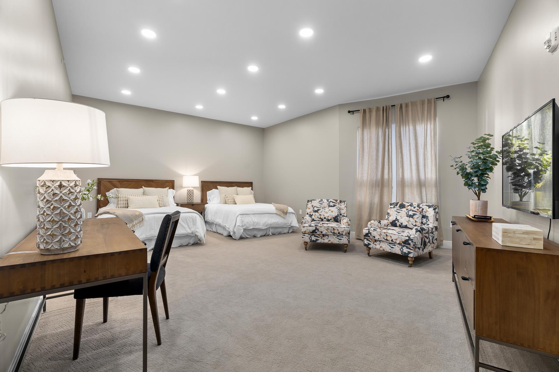 1 Hill Farm Road Unit: 105