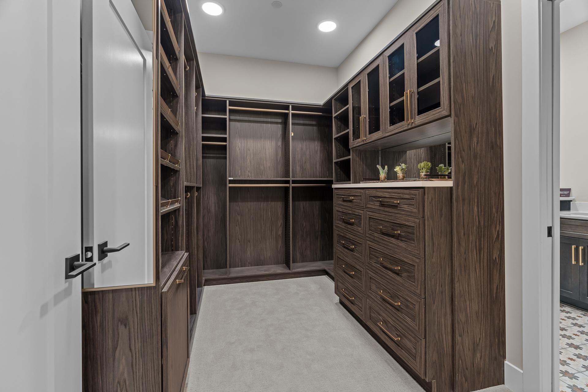 1 Hill Farm Road Unit: 105