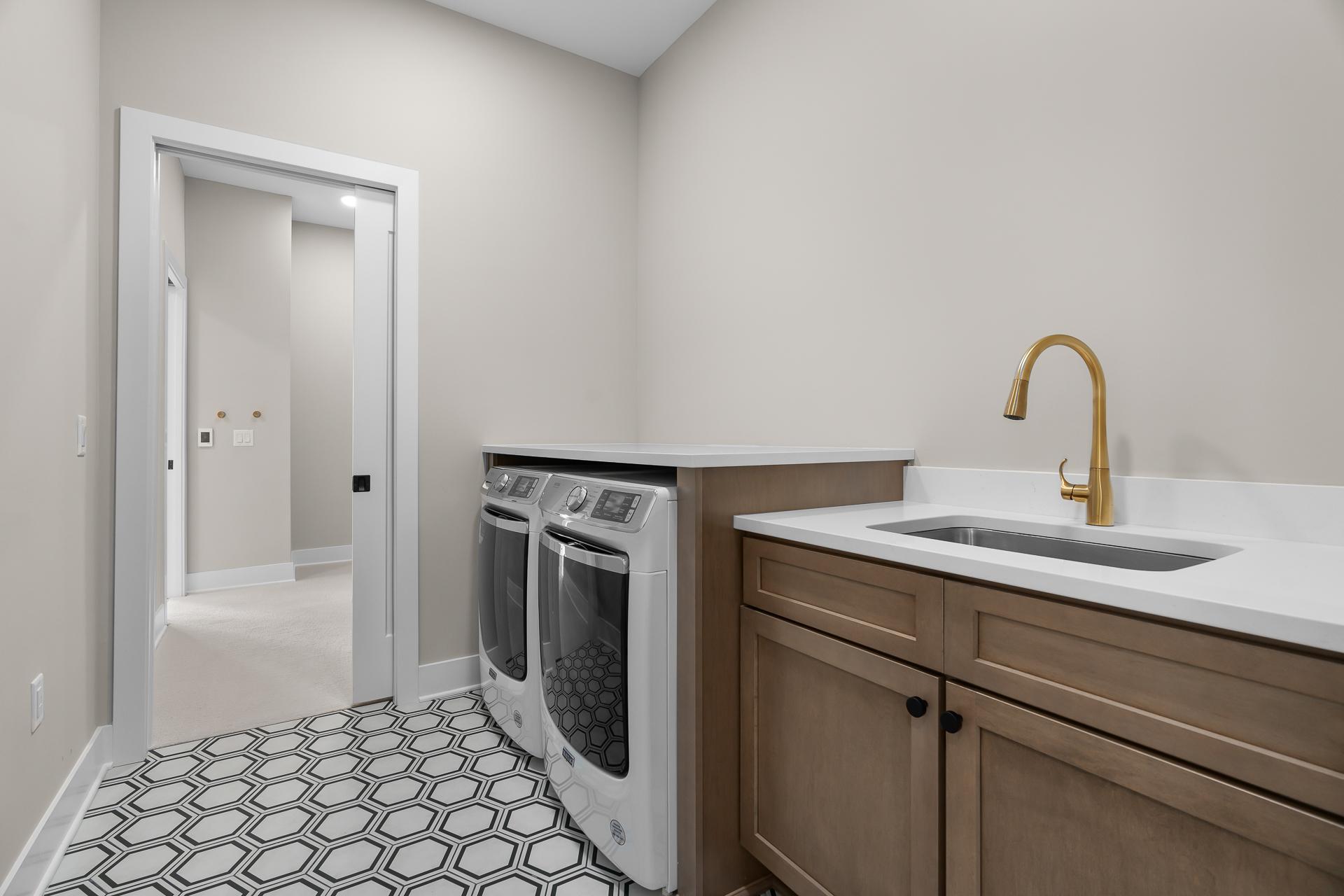 1 Hill Farm Rd Unit: 109