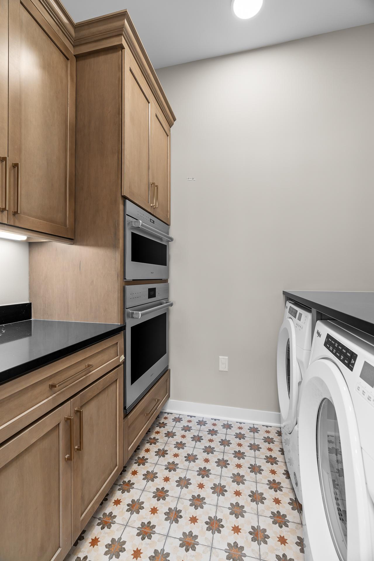 1 Hill Farm Road Unit: 303