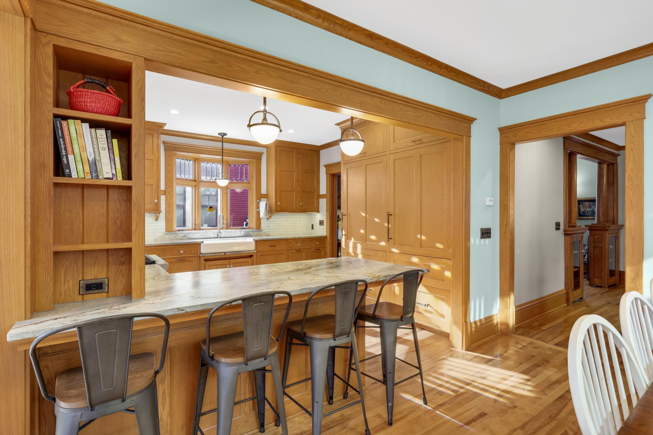 3233 Irving Avenue S