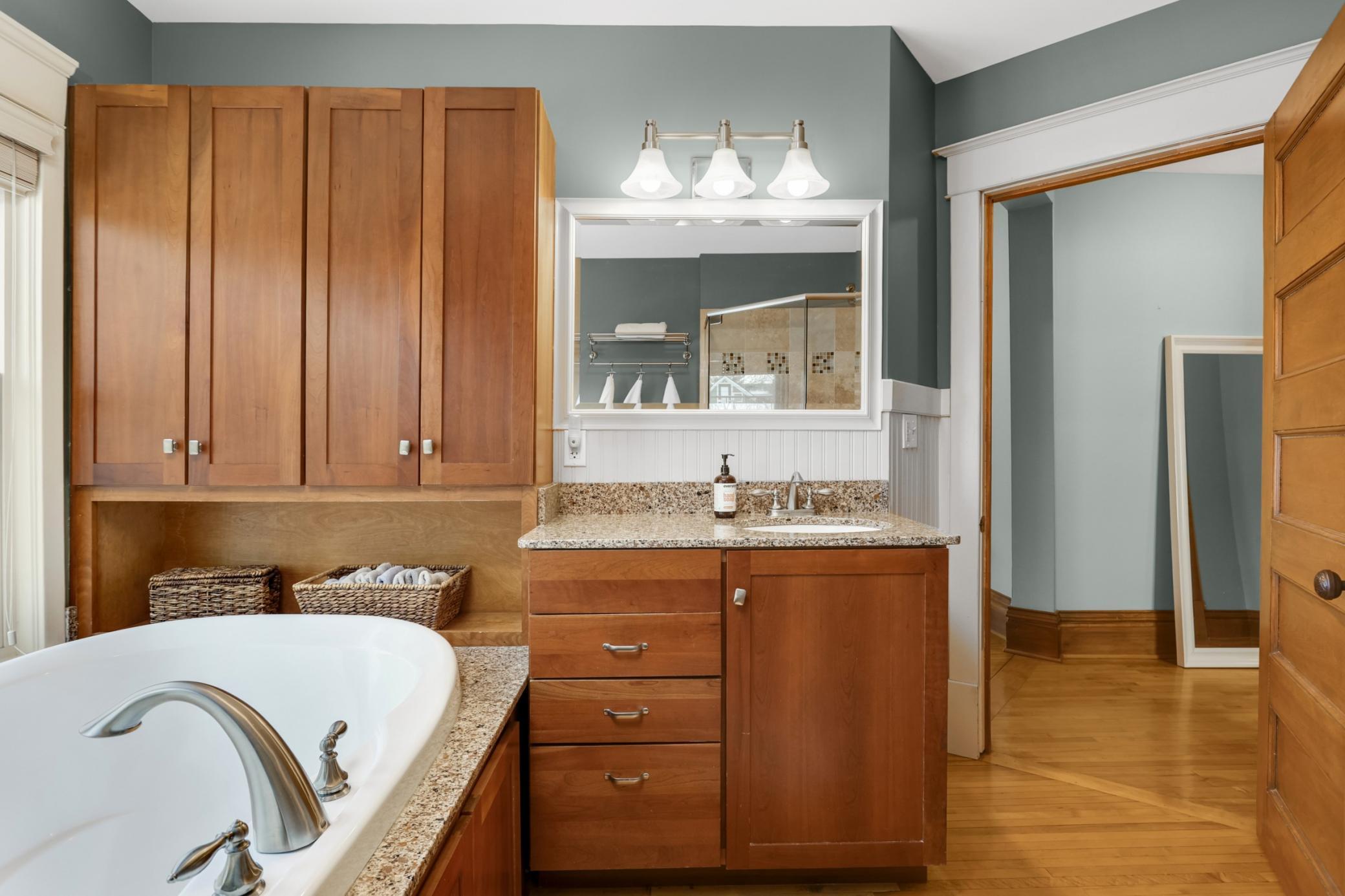 3233 Irving Avenue S