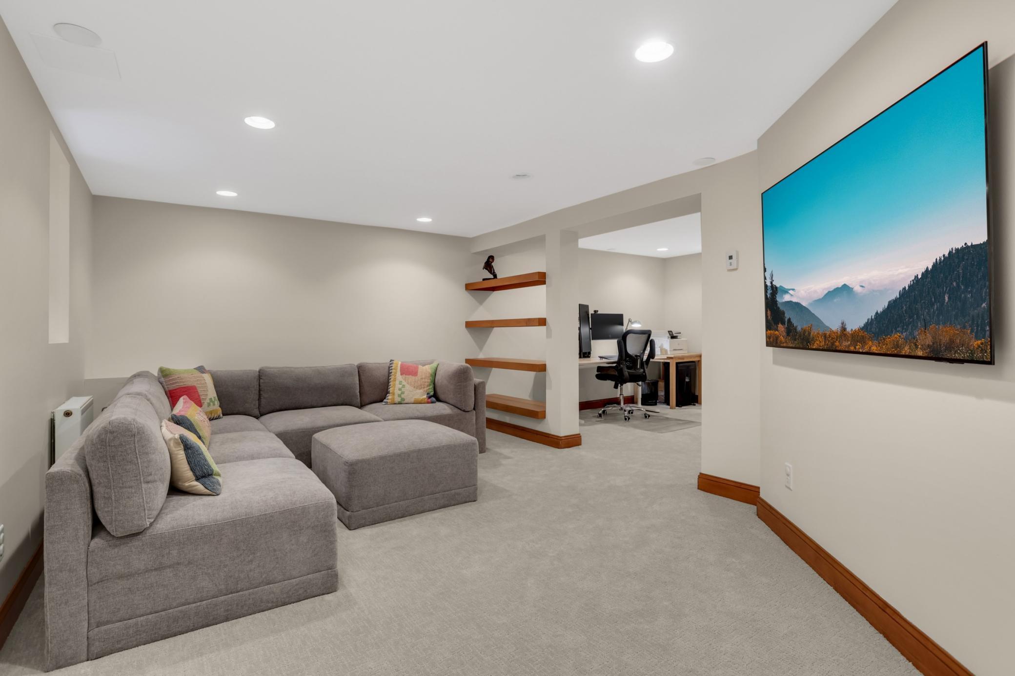 3233 Irving Avenue S