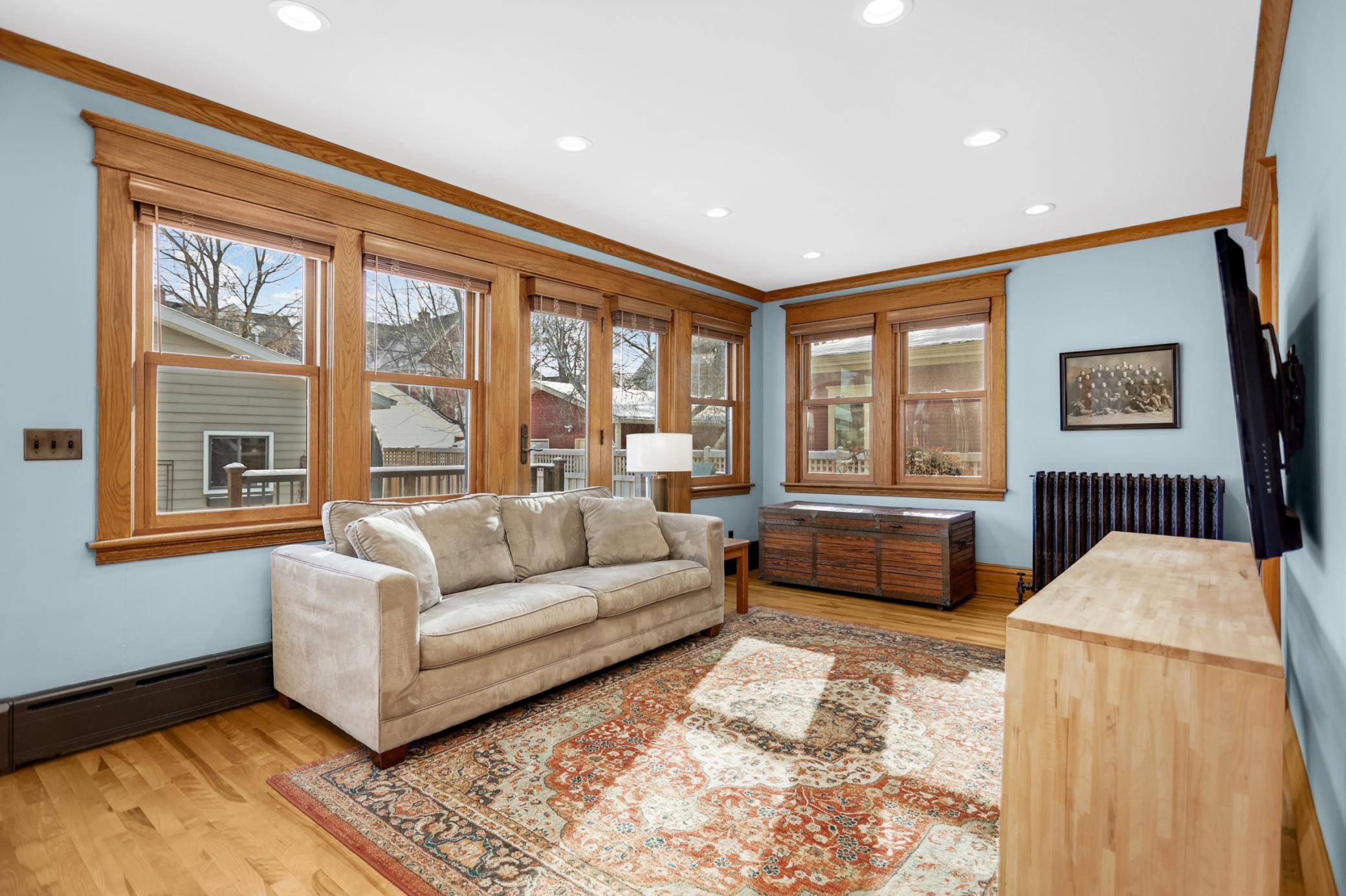 3233 Irving Avenue S