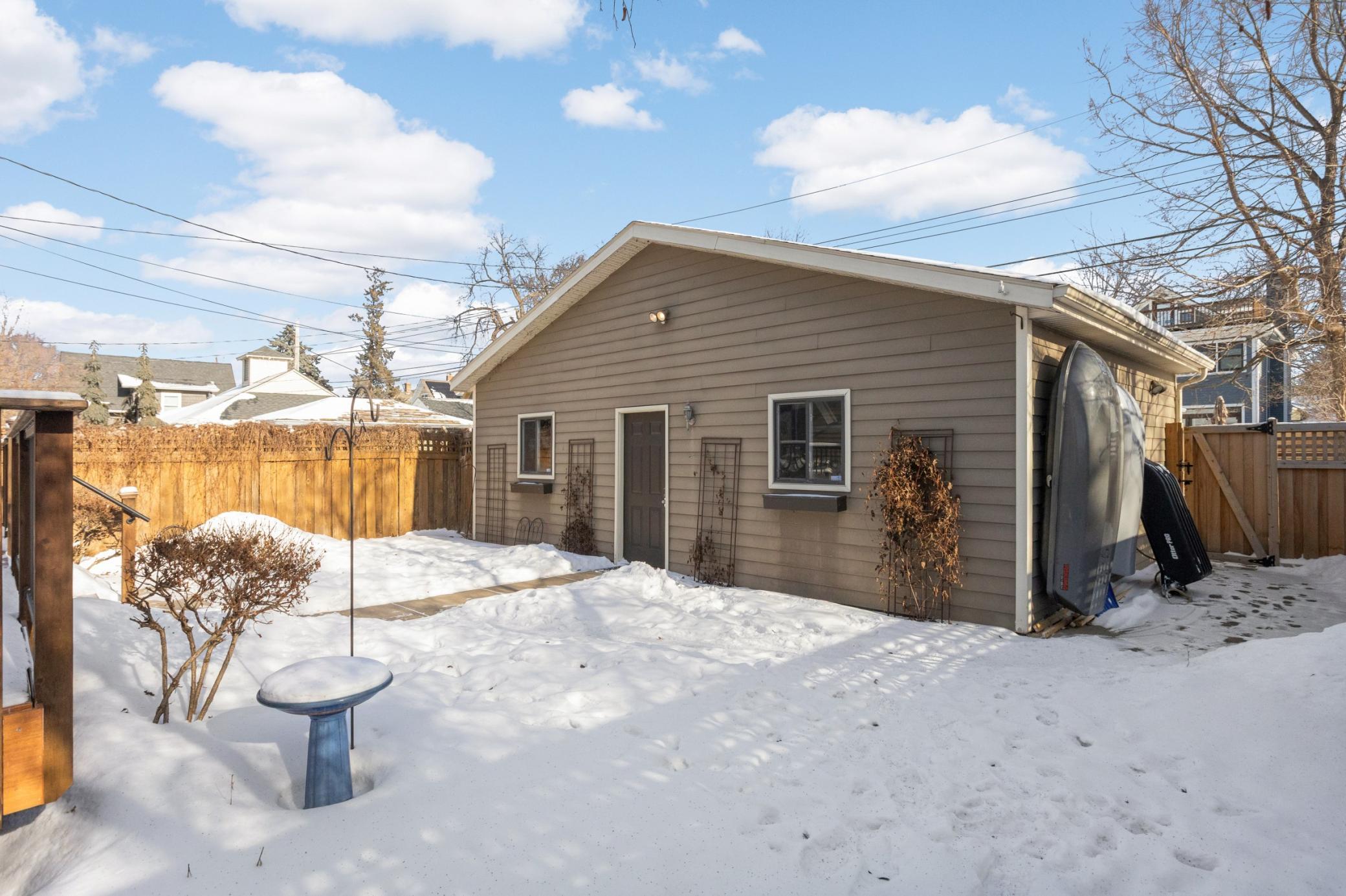 3233 Irving Avenue S