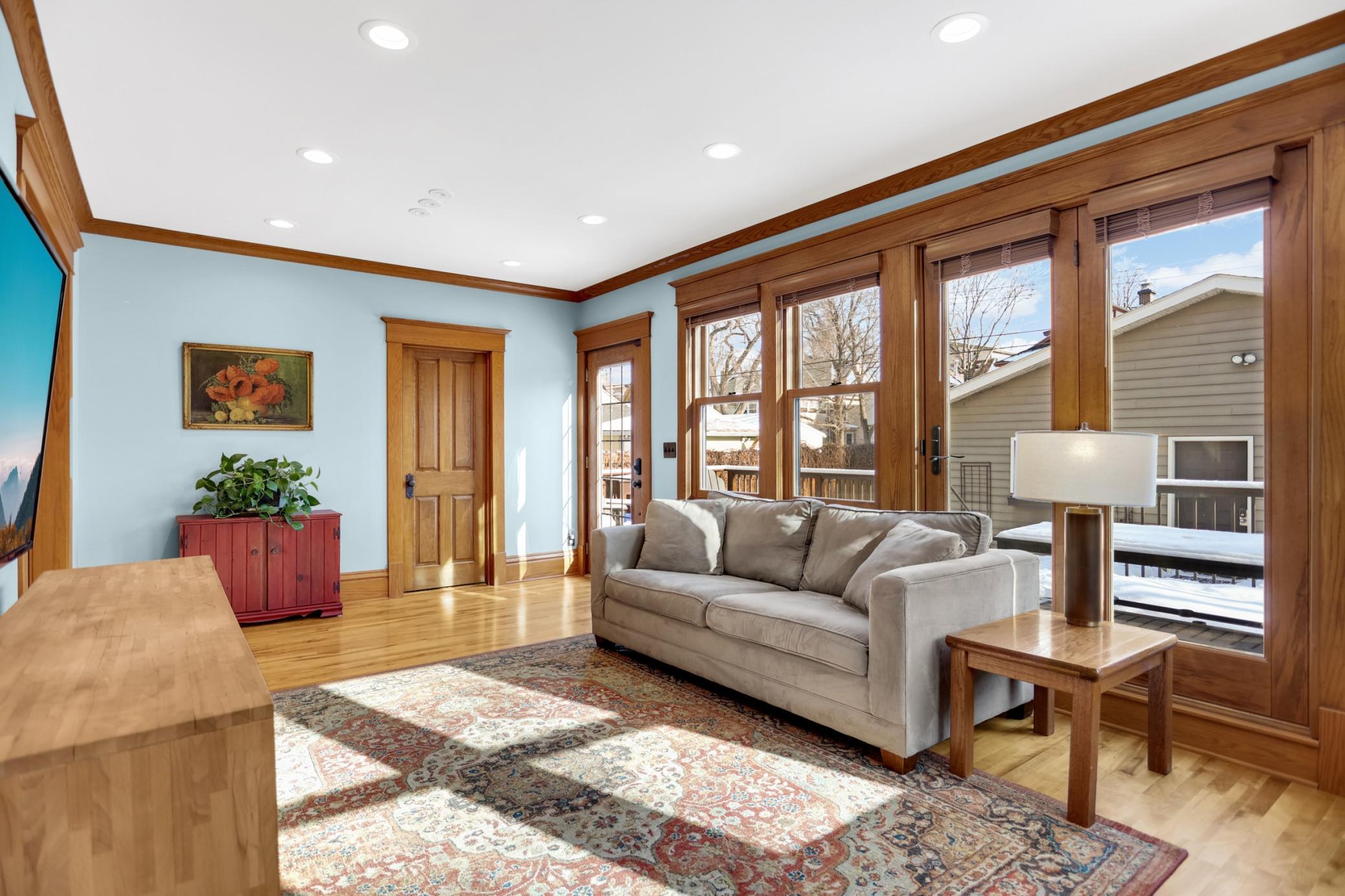 3233 Irving Avenue S