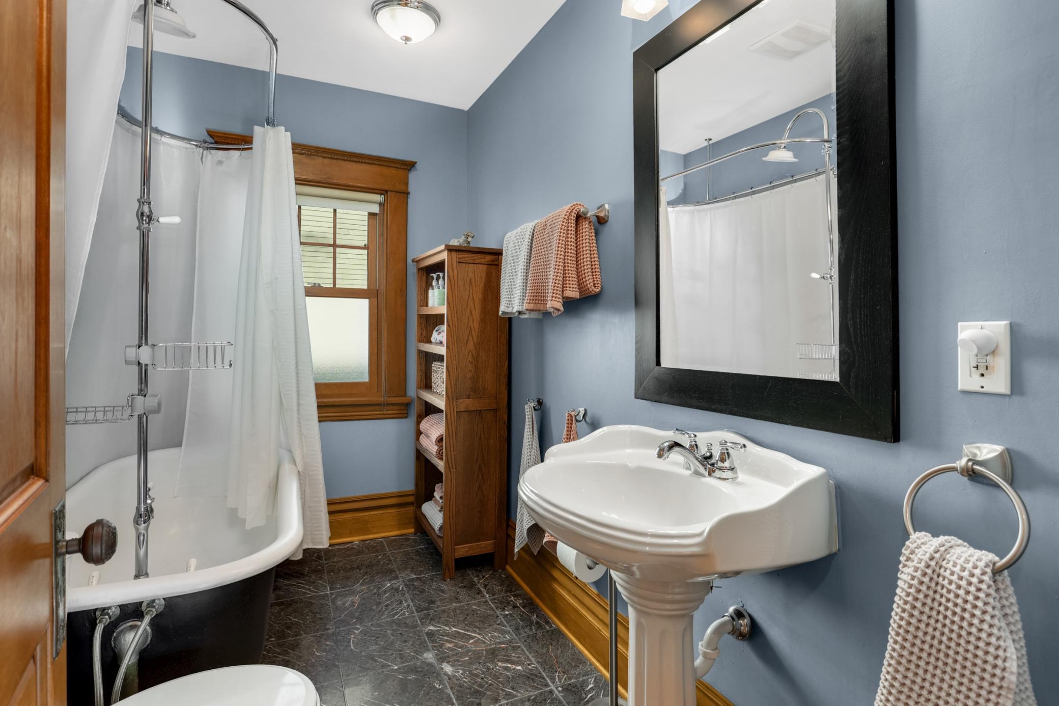 3233 Irving Avenue S