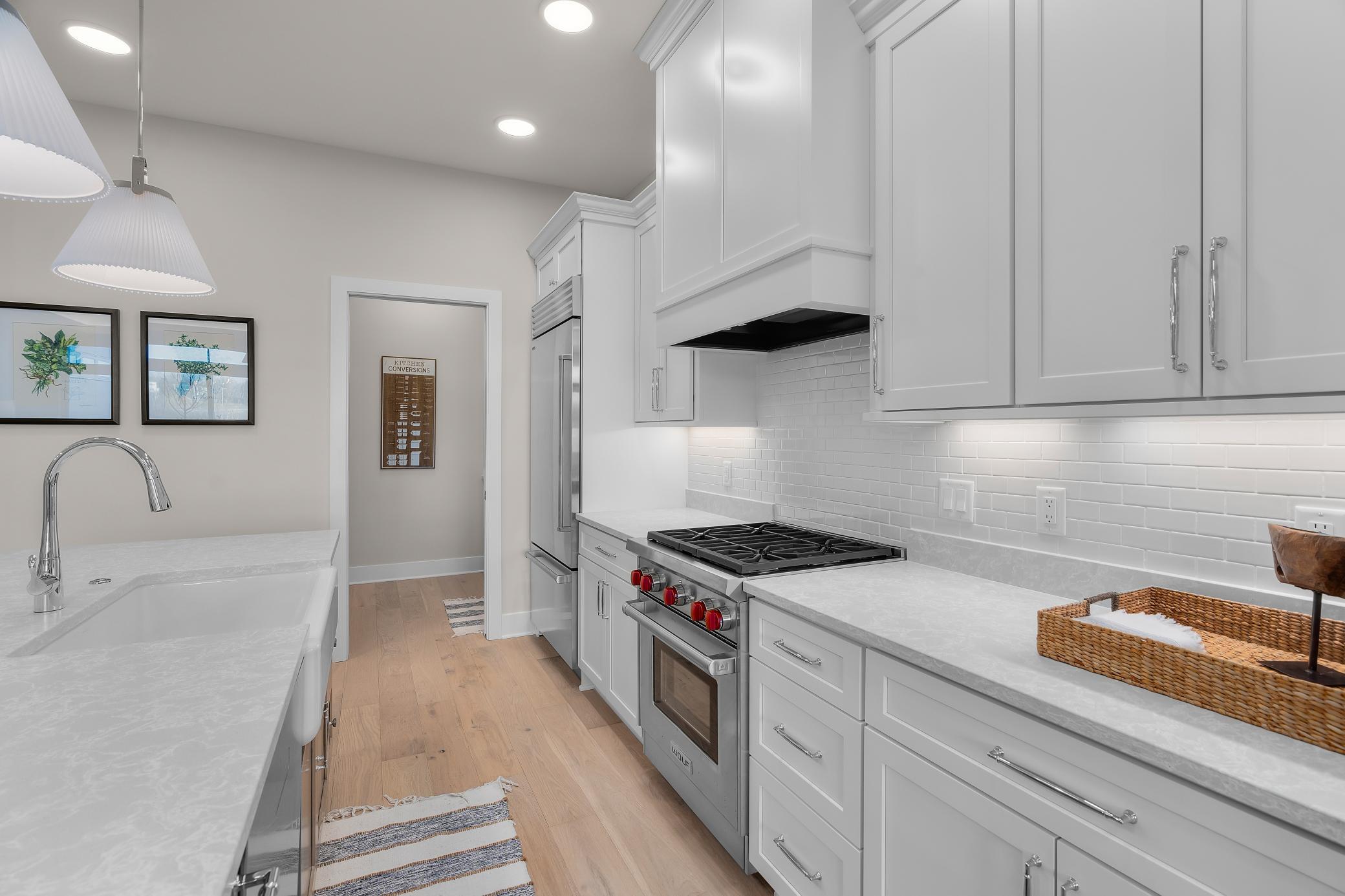 1 Hill Farm Rd Unit: 107
