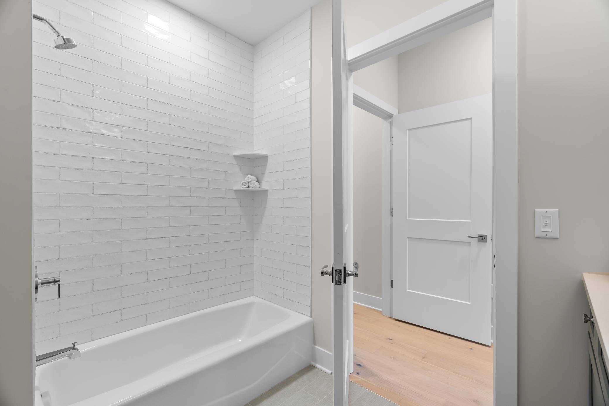 1 Hill Farm Rd Unit: 107