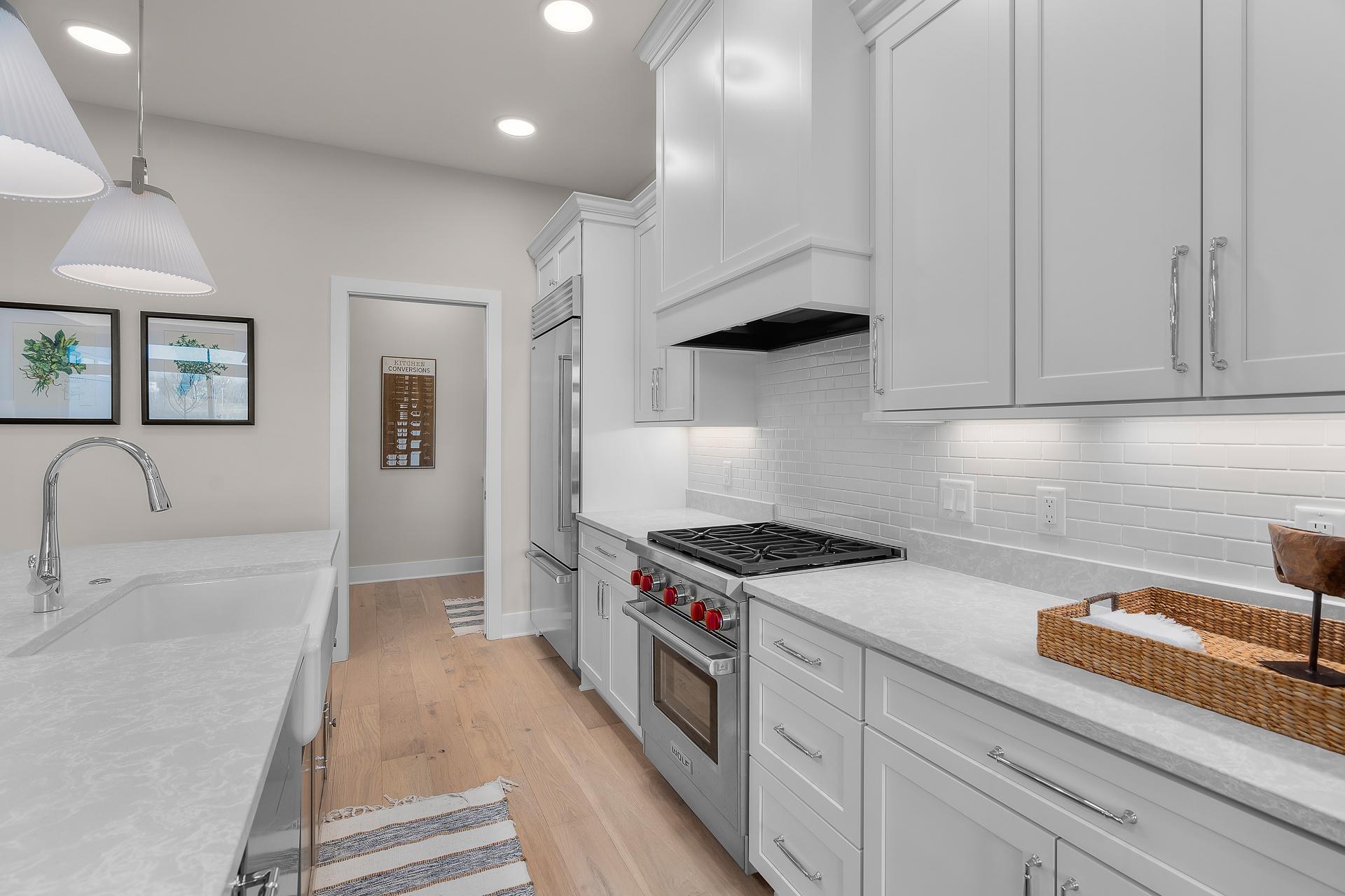 1 Hill Farm Rd Unit: 107