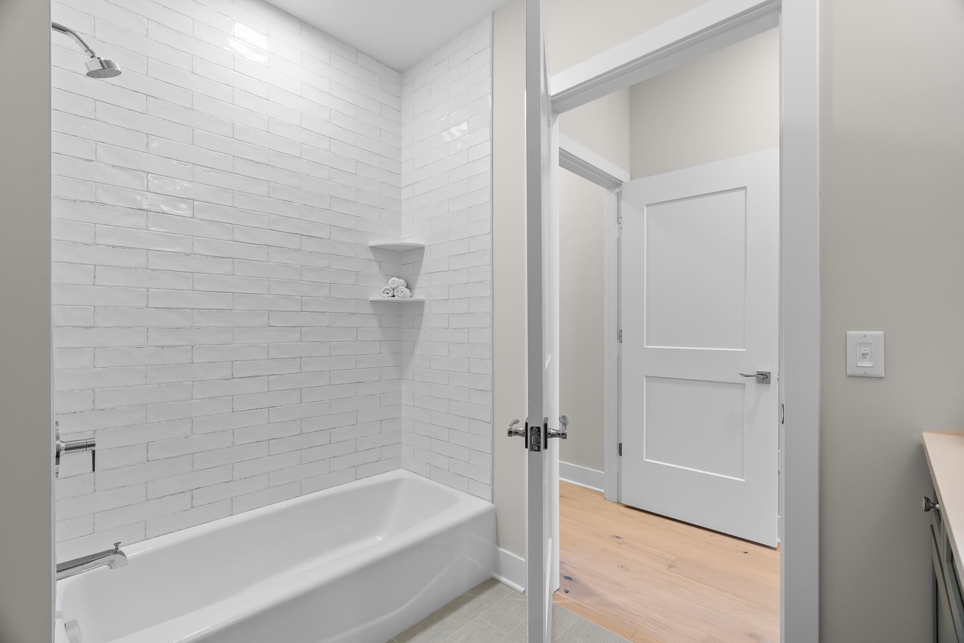 1 Hill Farm Rd Unit: 107