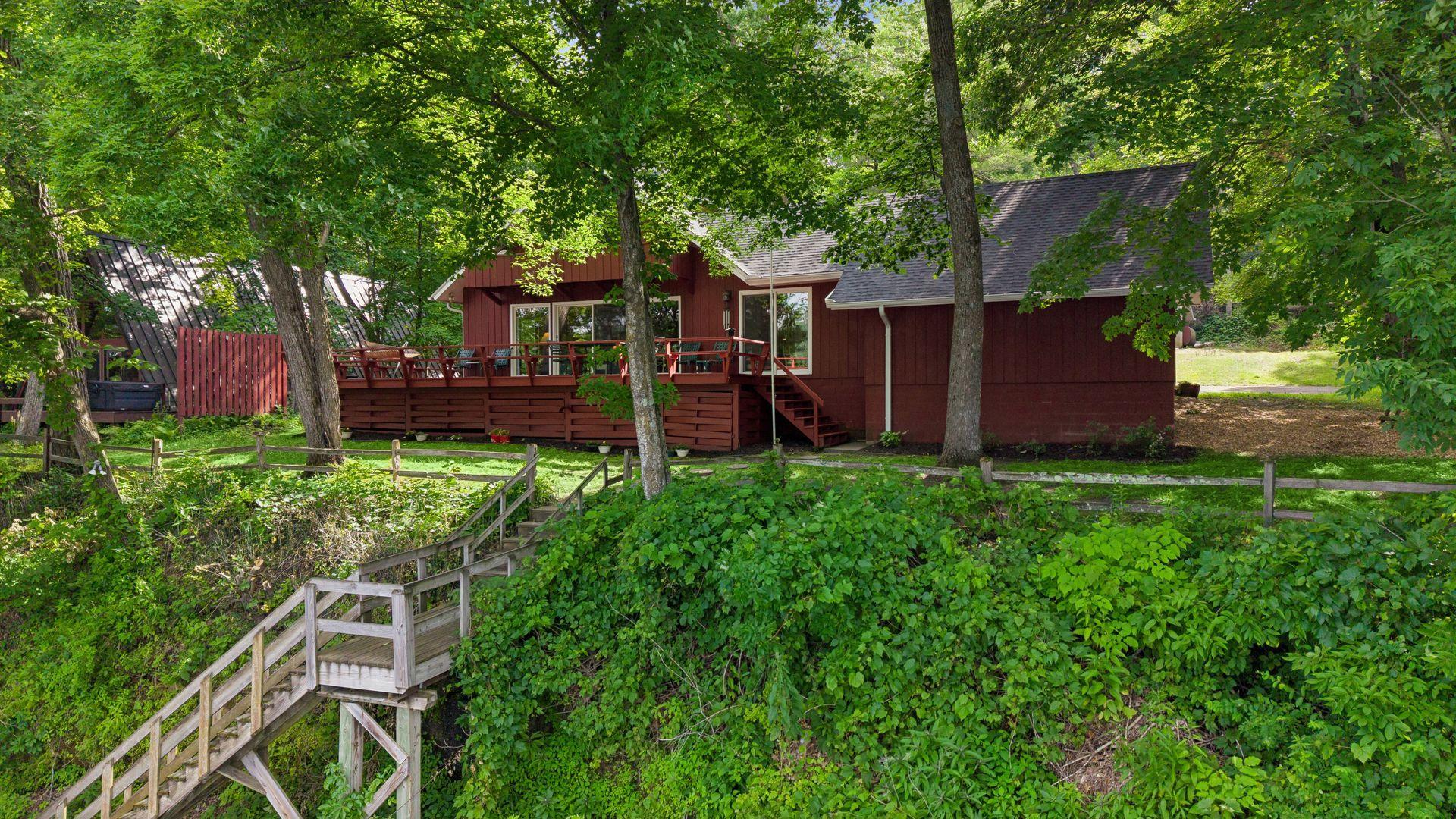 13 Butternut Falls Trail N