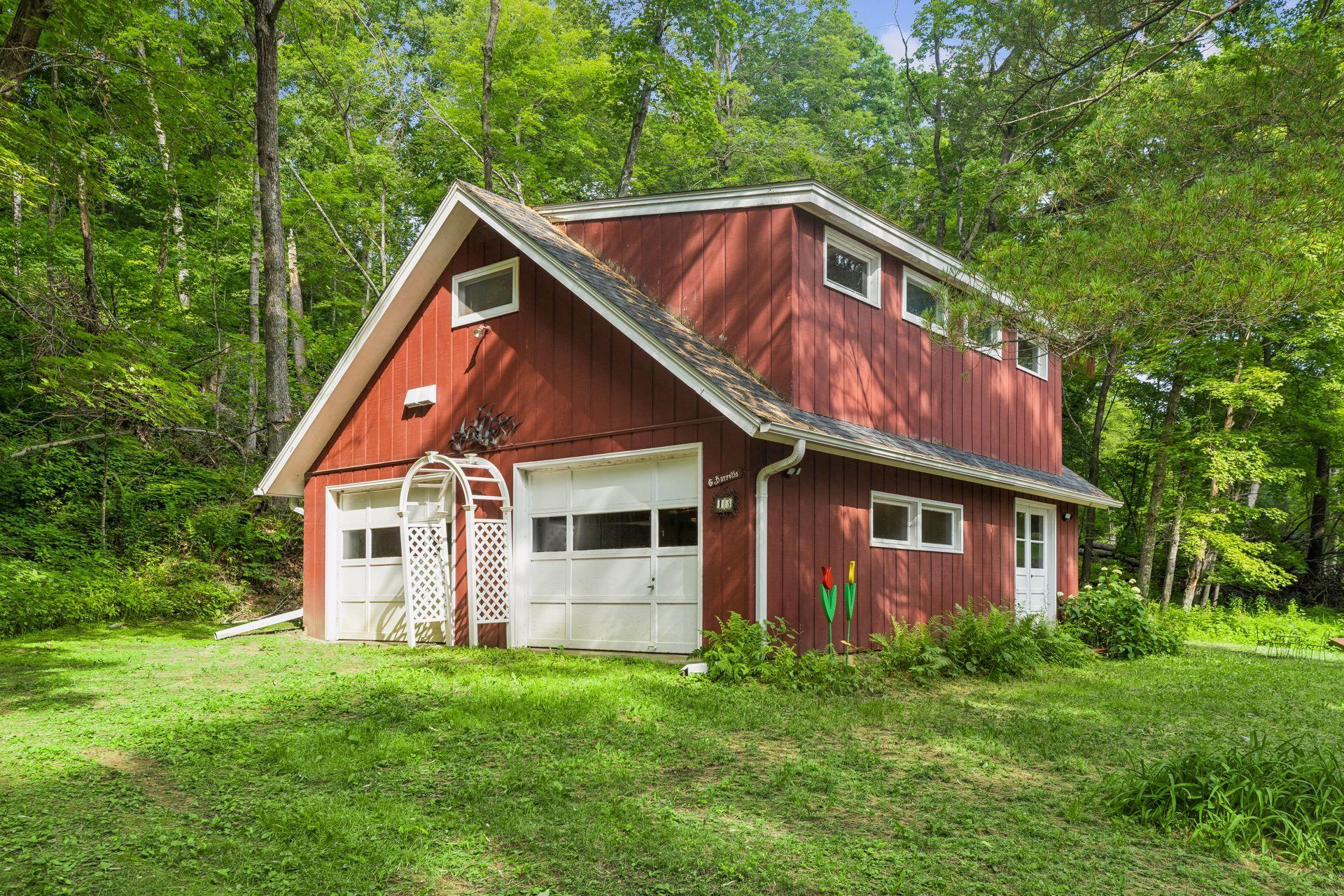 13 Butternut Falls Trail N