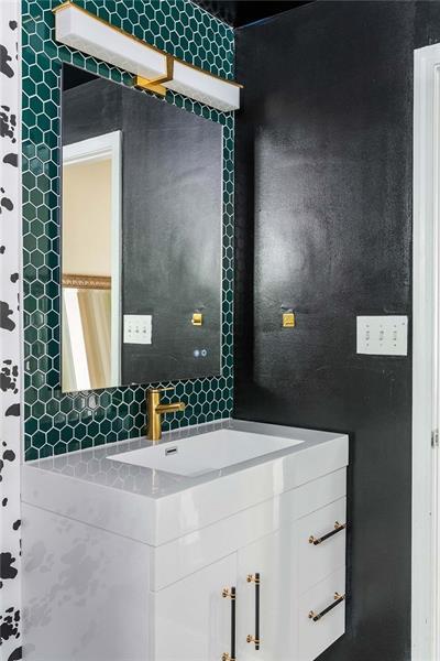 1179 Milmar Drive NW