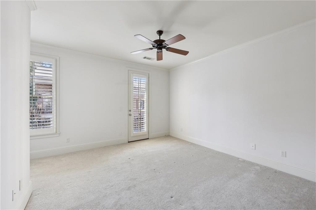 9030 Riverbend Manor