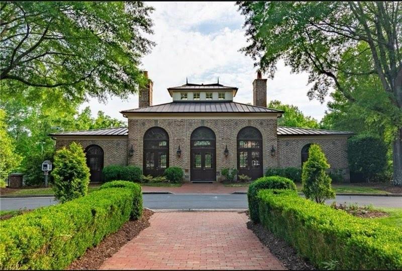 9030 Riverbend Manor